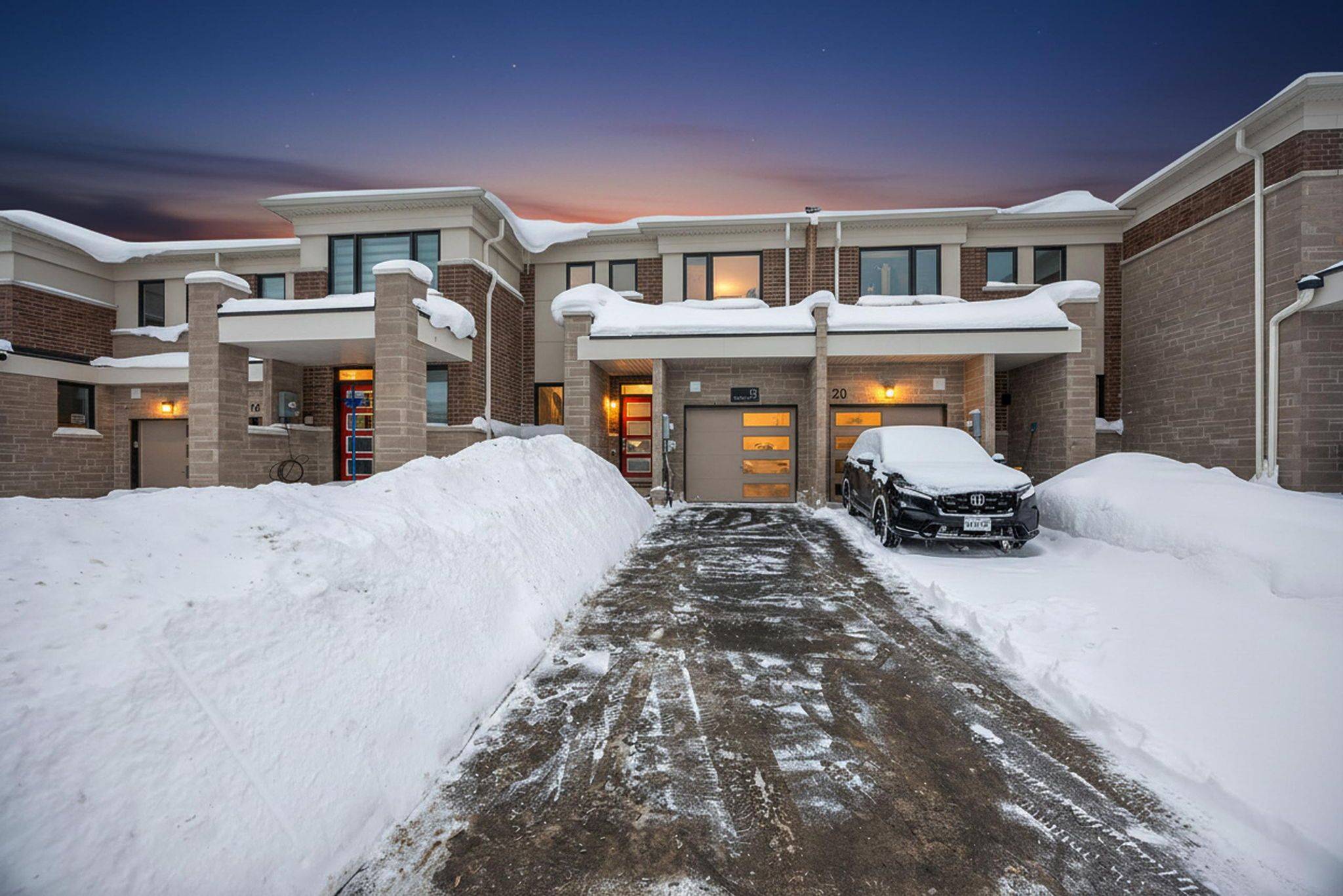 Barrie, ON L9J 1B6,18 Ivory RD