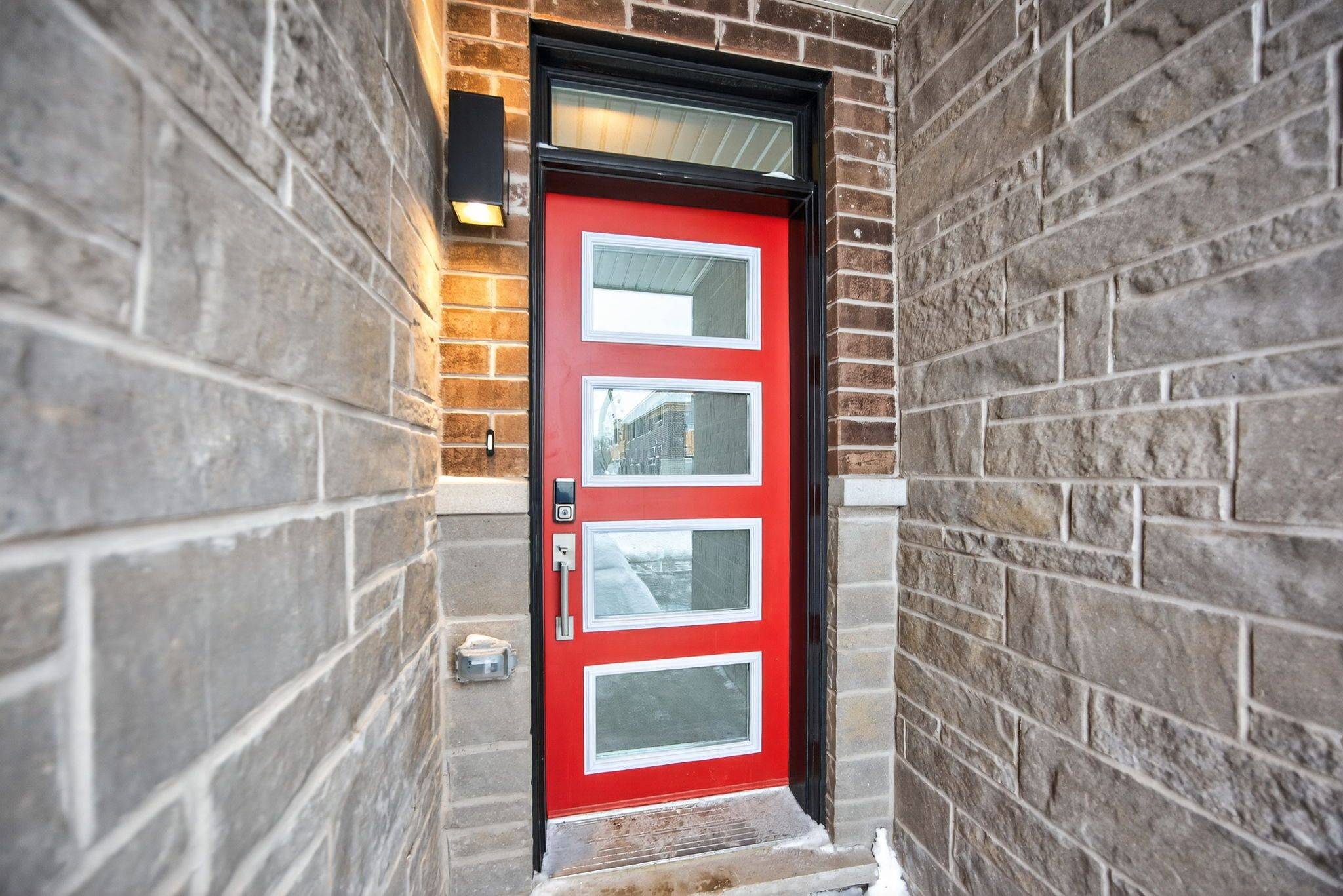 Barrie, ON L9J 1B6,18 Ivory RD