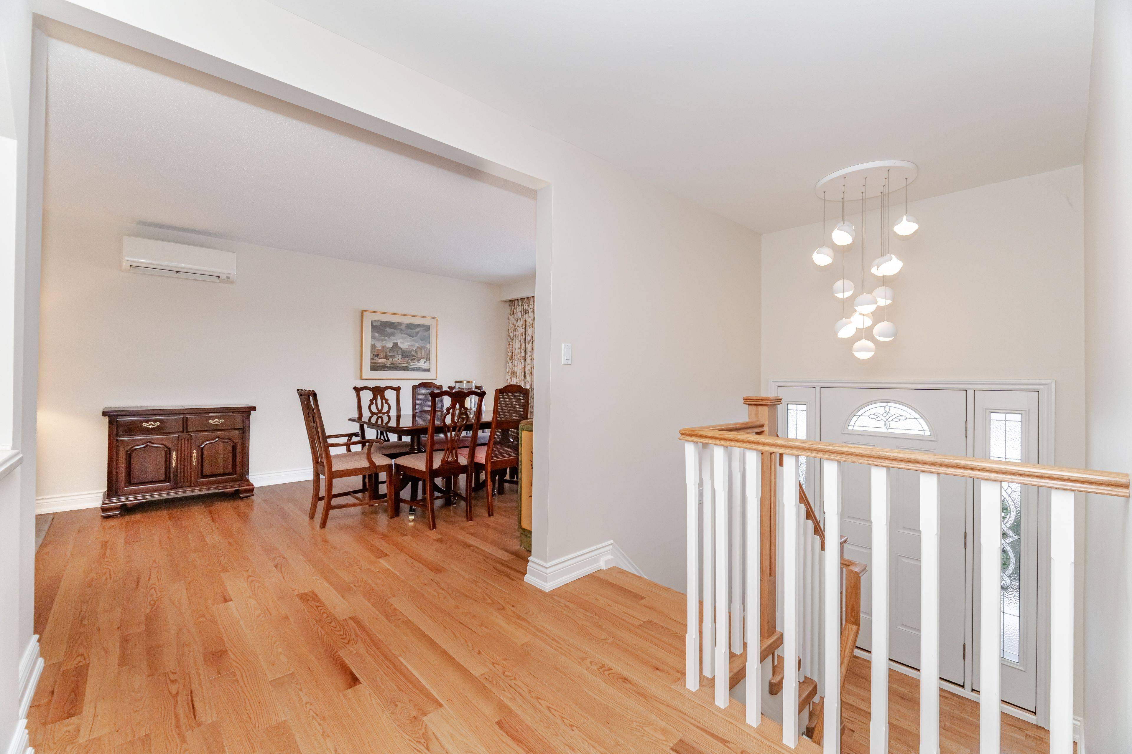 Mississauga, ON L5C 2J4,3180 The Credit Woodlands N/A