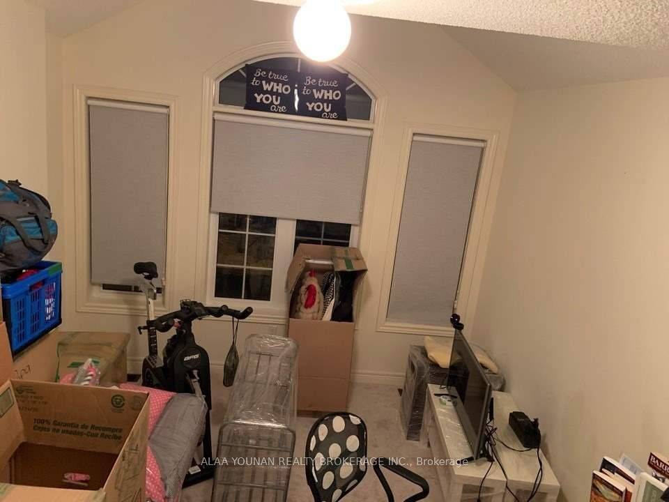 Milton, ON L9T 8V6,1055 Job CRES