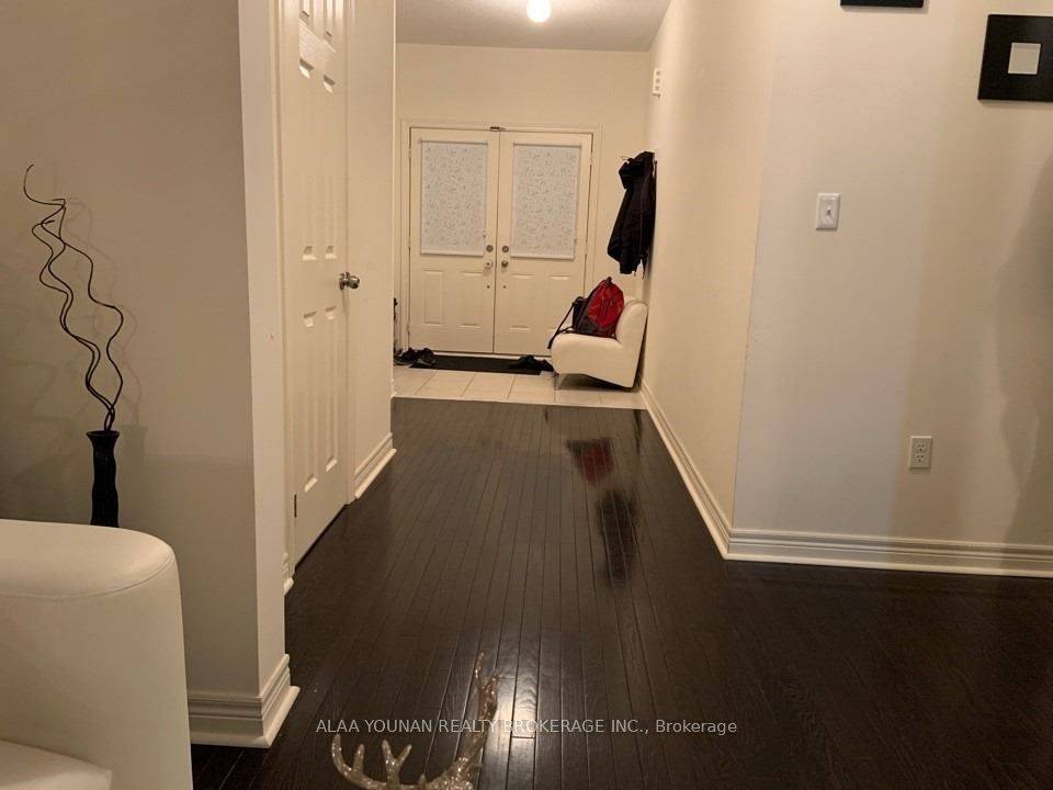 Milton, ON L9T 8V6,1055 Job CRES