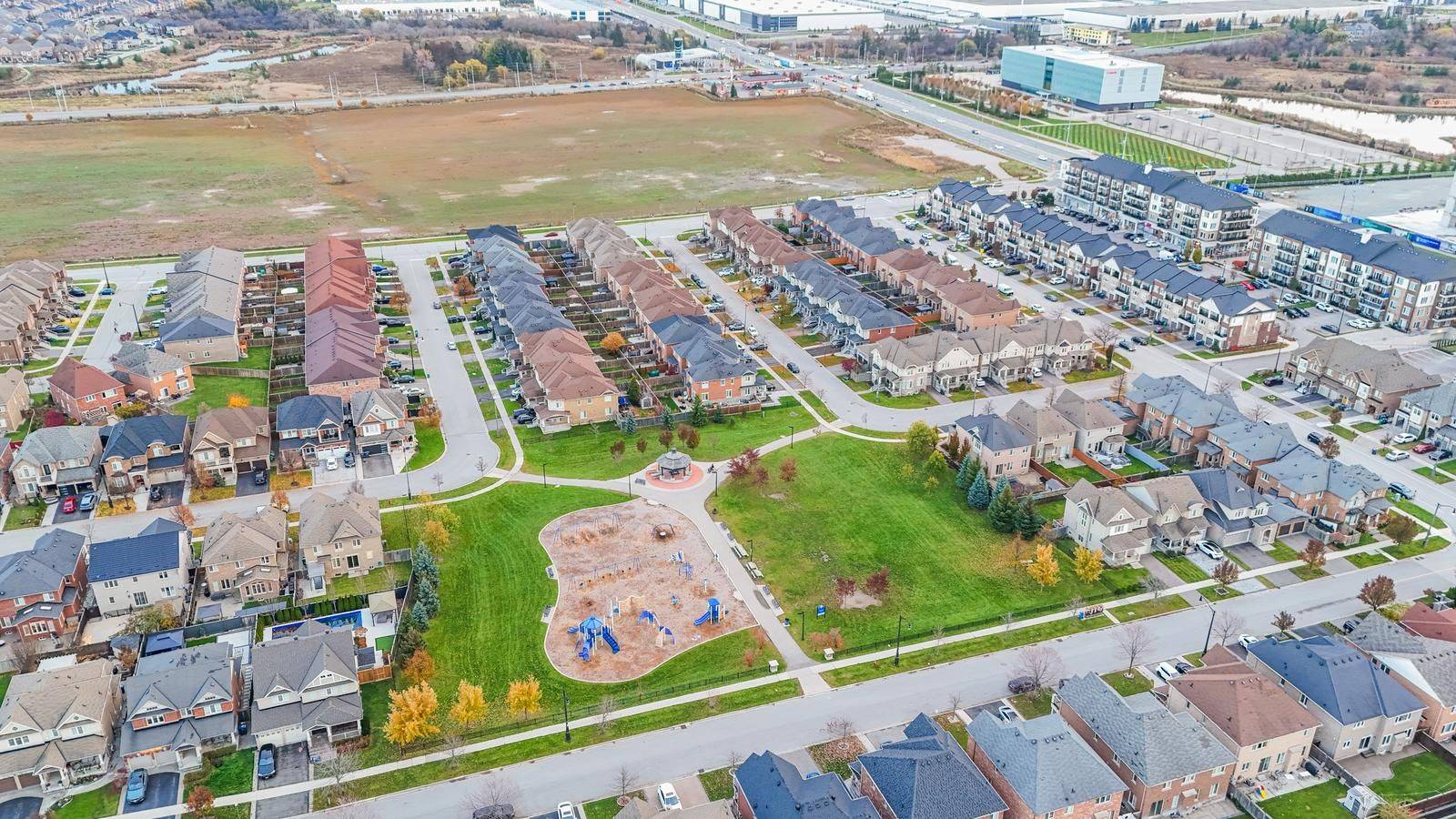 Brampton, ON L6Y 0V5,22 Merrickville WAY