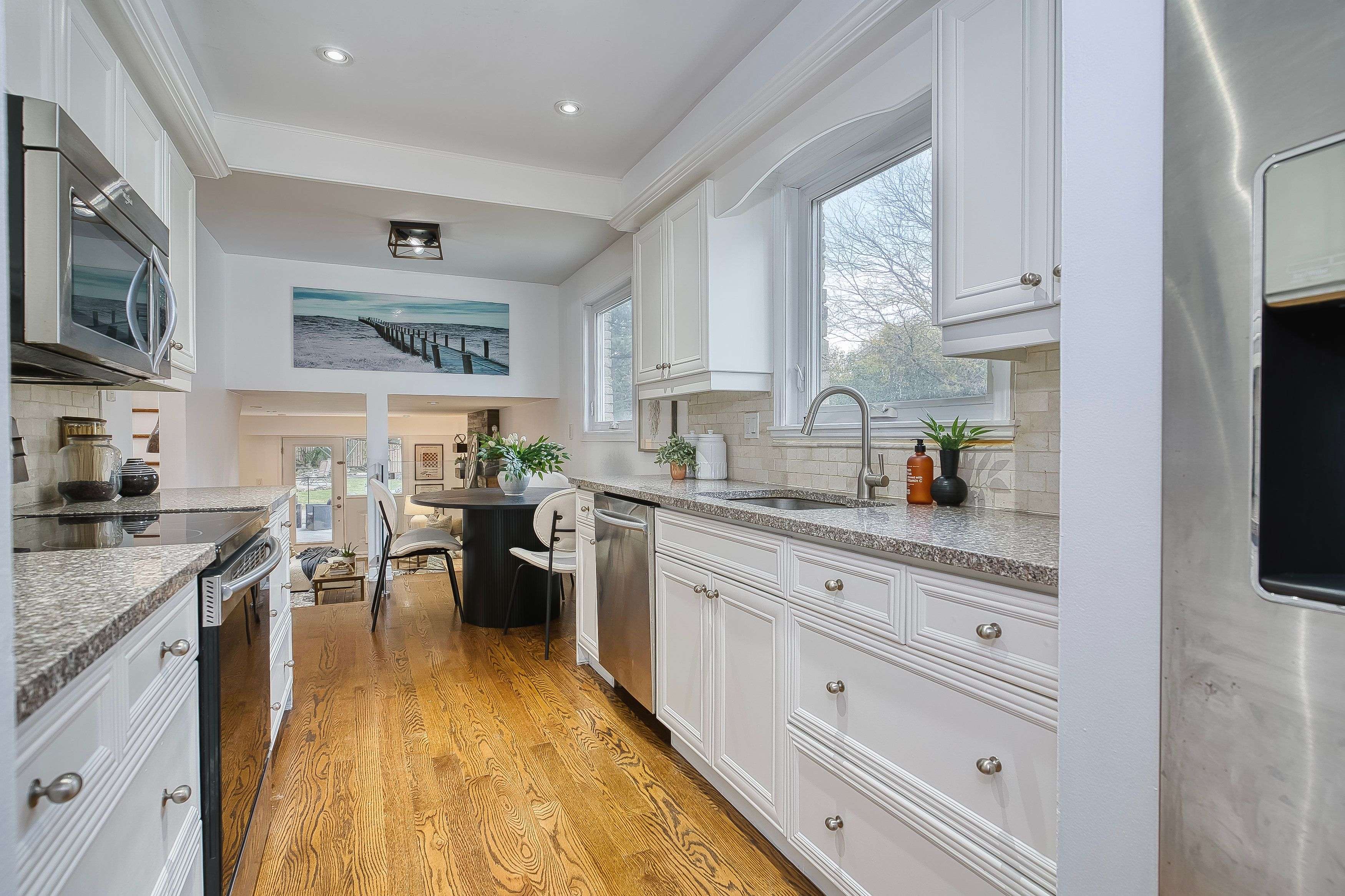 Mississauga, ON L5N 1Z9,2972 Oslo CRES