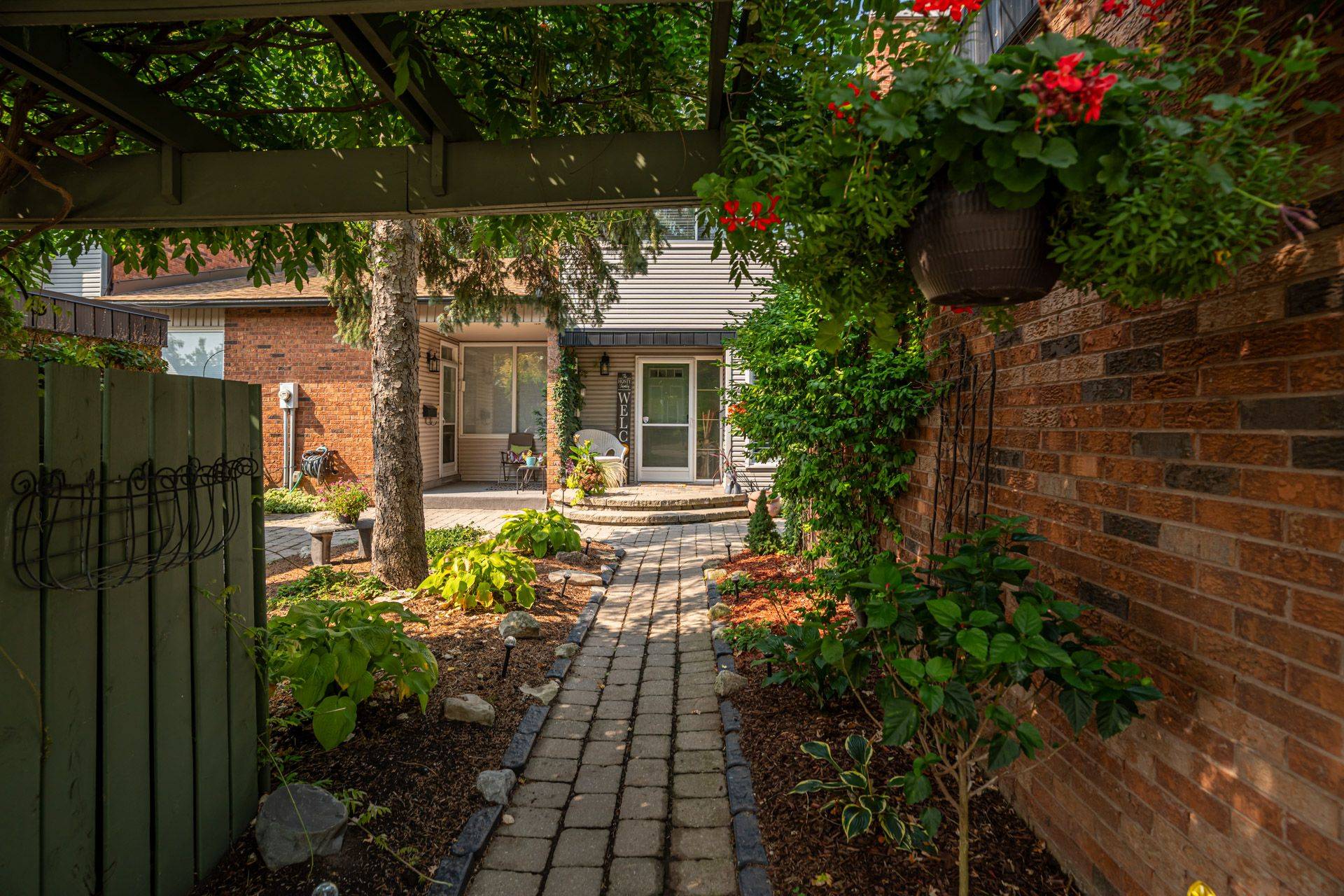 Burlington, ON L7P 3A7,1560 Kerns RD #5