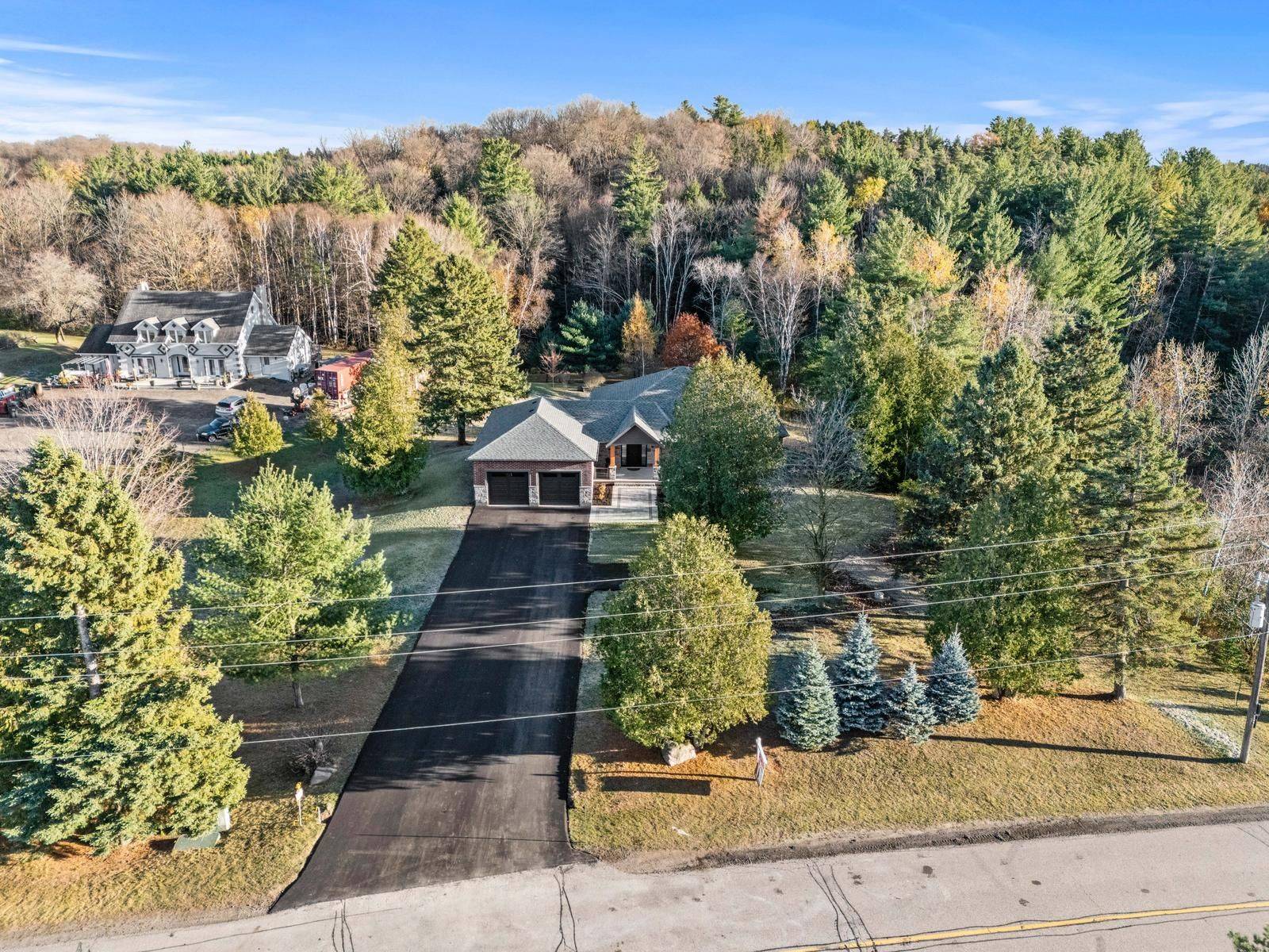 Caledon, ON L7E 3S7,211 Pine AVE