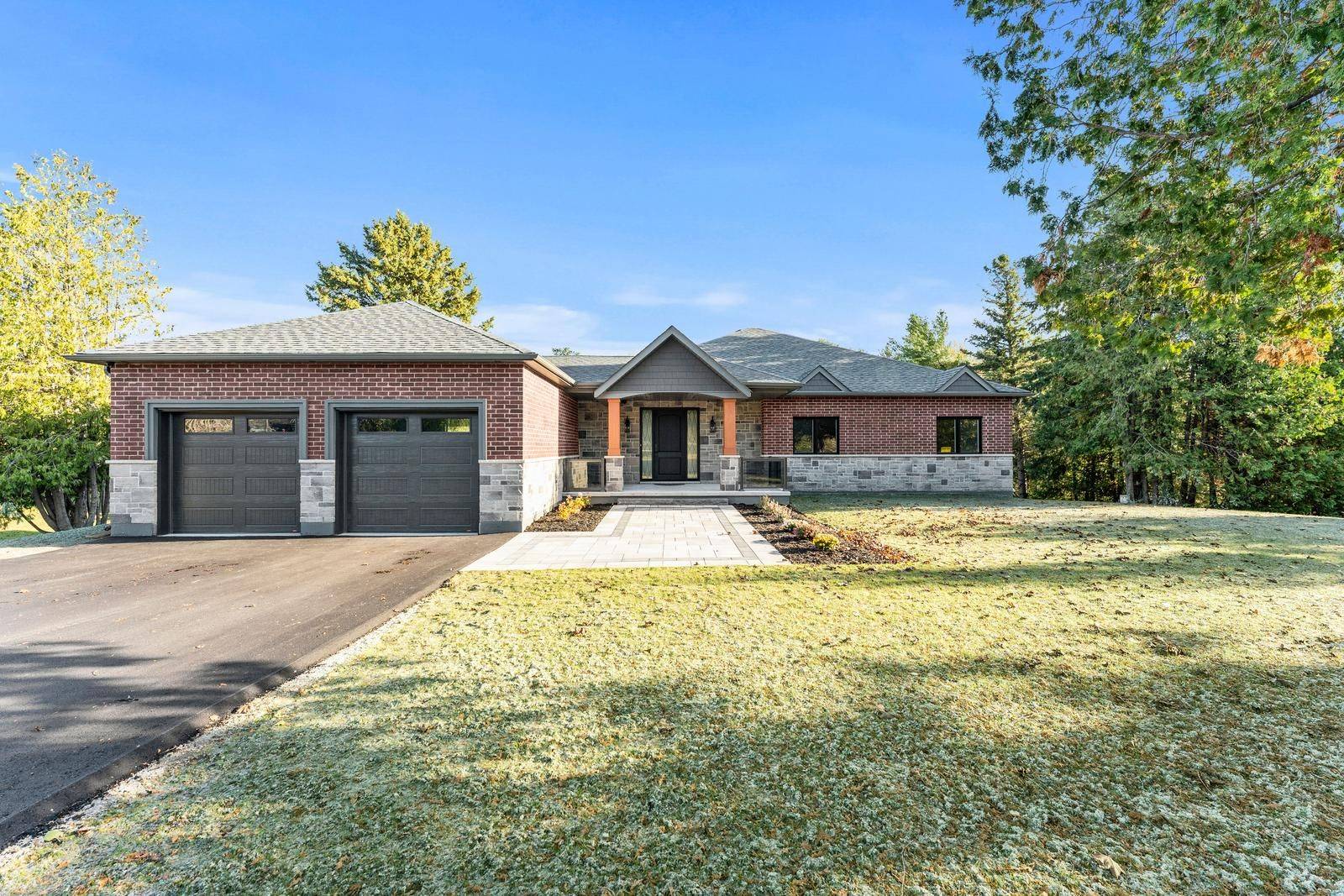 Caledon, ON L7E 3S7,211 Pine AVE