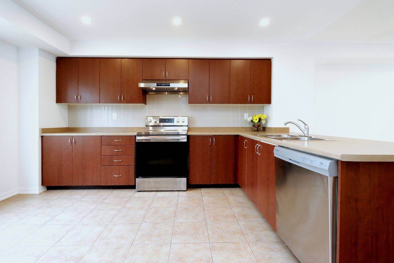 Mississauga, ON L5M 0X1,3135 Boxford CRES #4