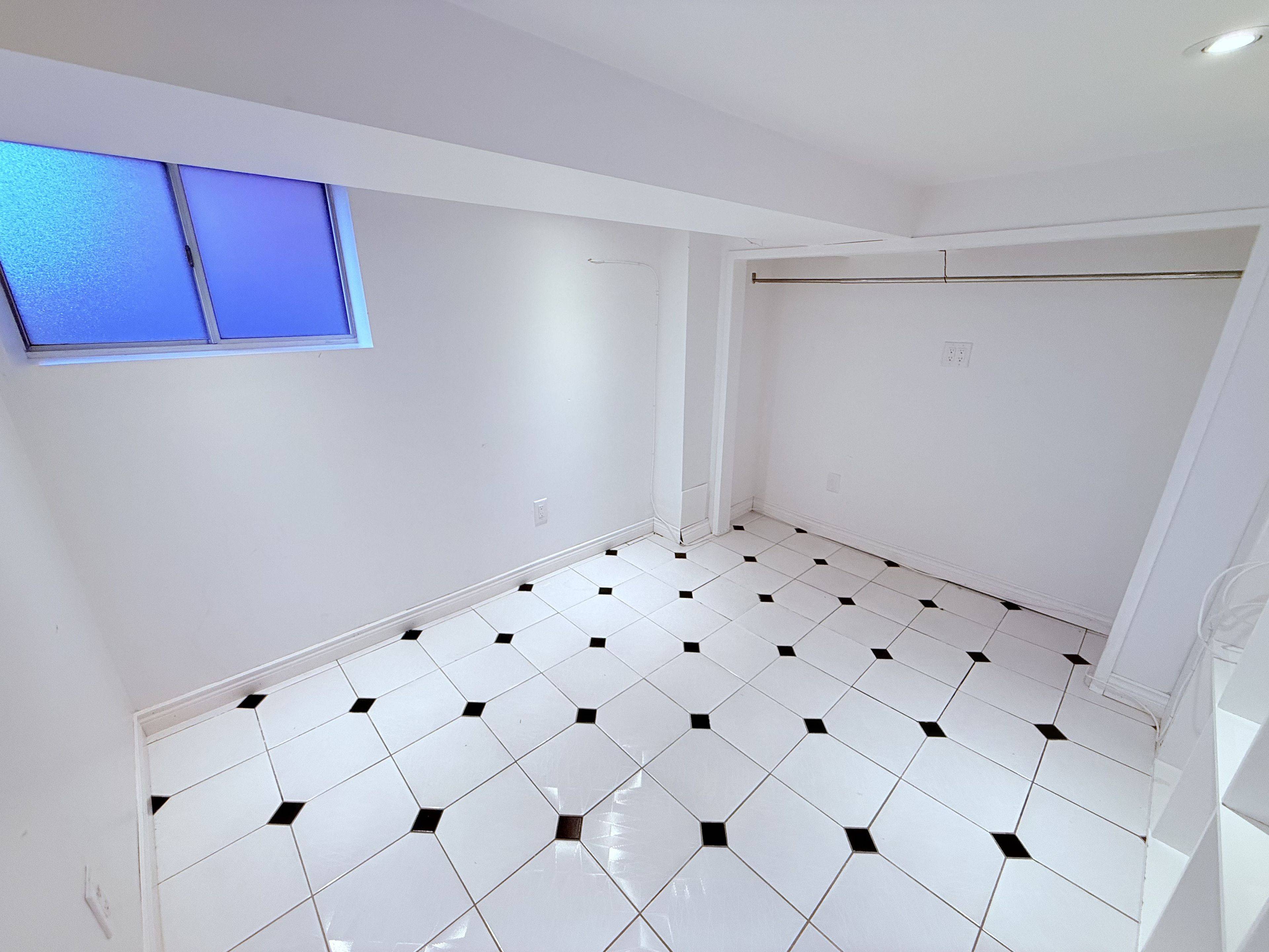 Toronto W03, ON M6N 4E6,35 Florence CRES #Lower