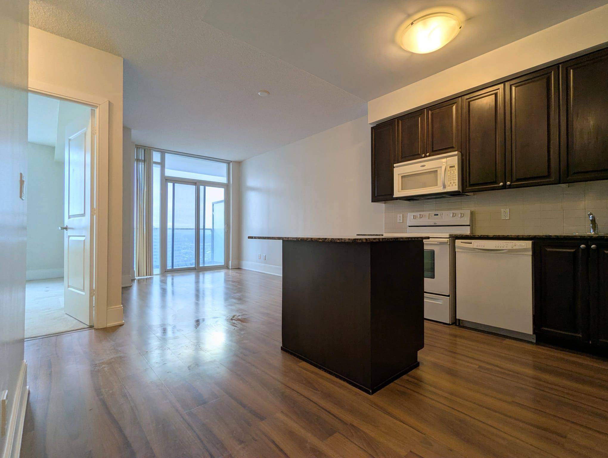 Mississauga, ON L5B 0E1,330 Burnhamthorpe RD W #2210