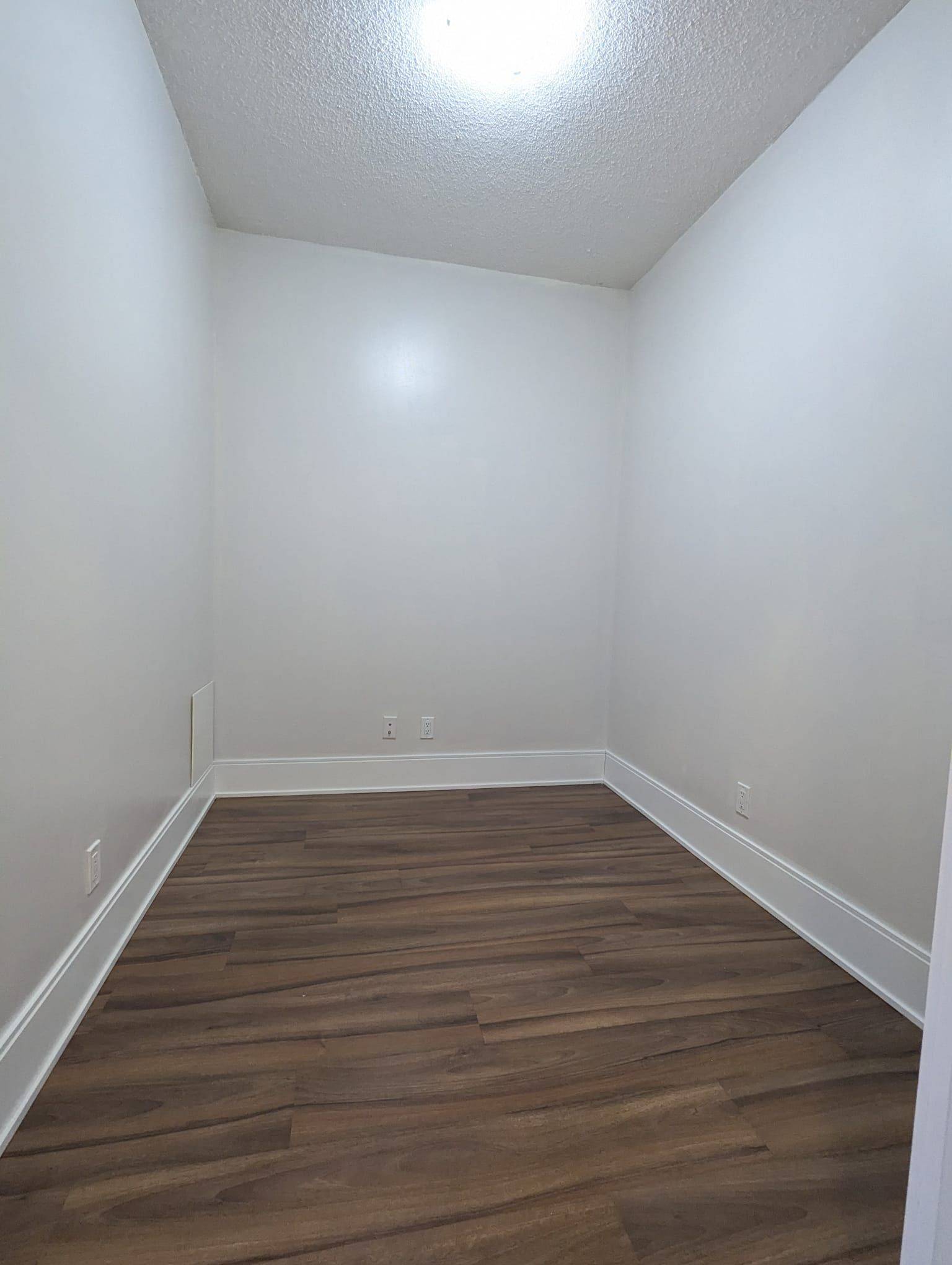 Mississauga, ON L5B 0E1,330 Burnhamthorpe RD W #2210