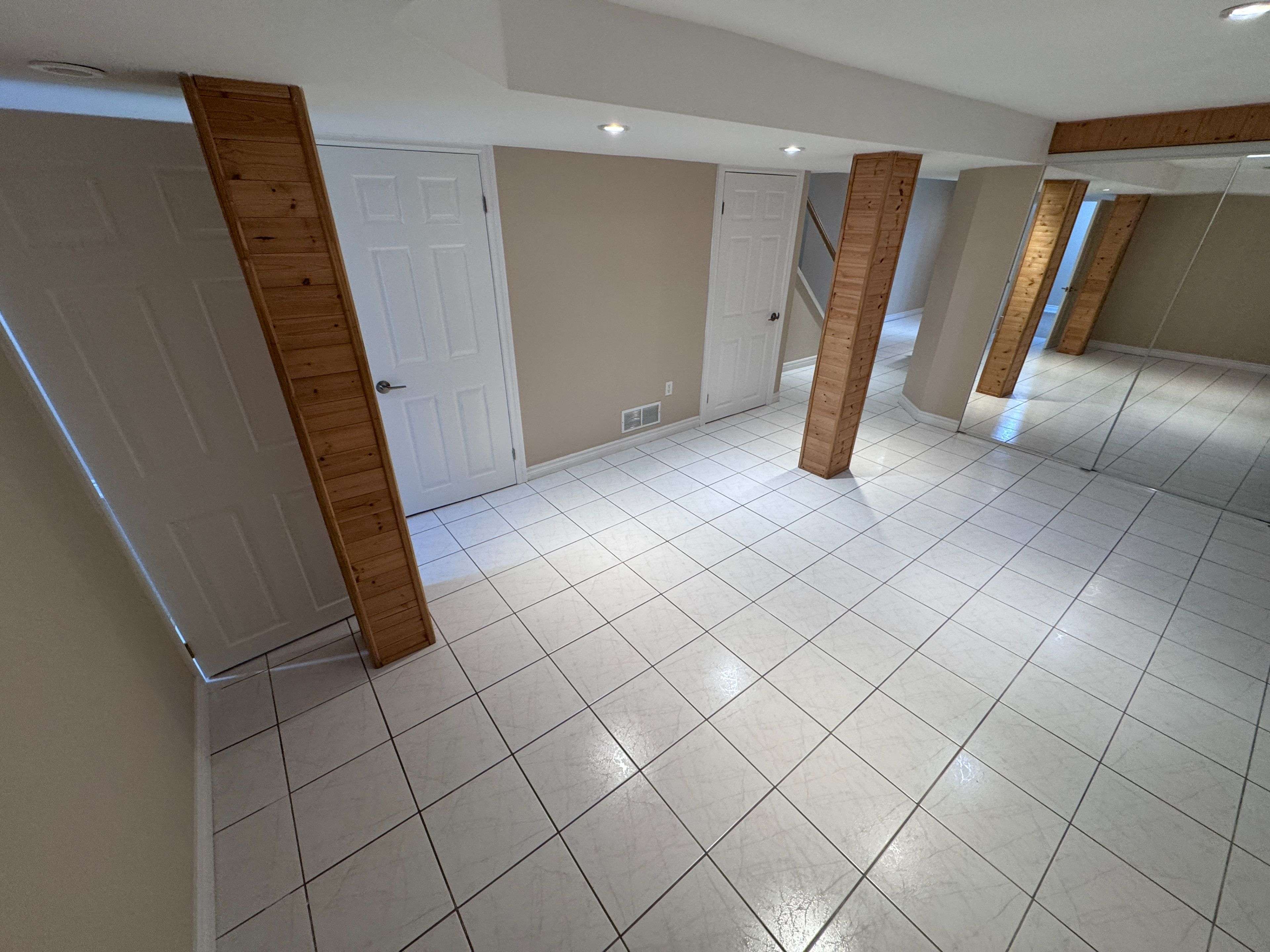 Oakville, ON L6M 3E2,2239 Shipwright RD