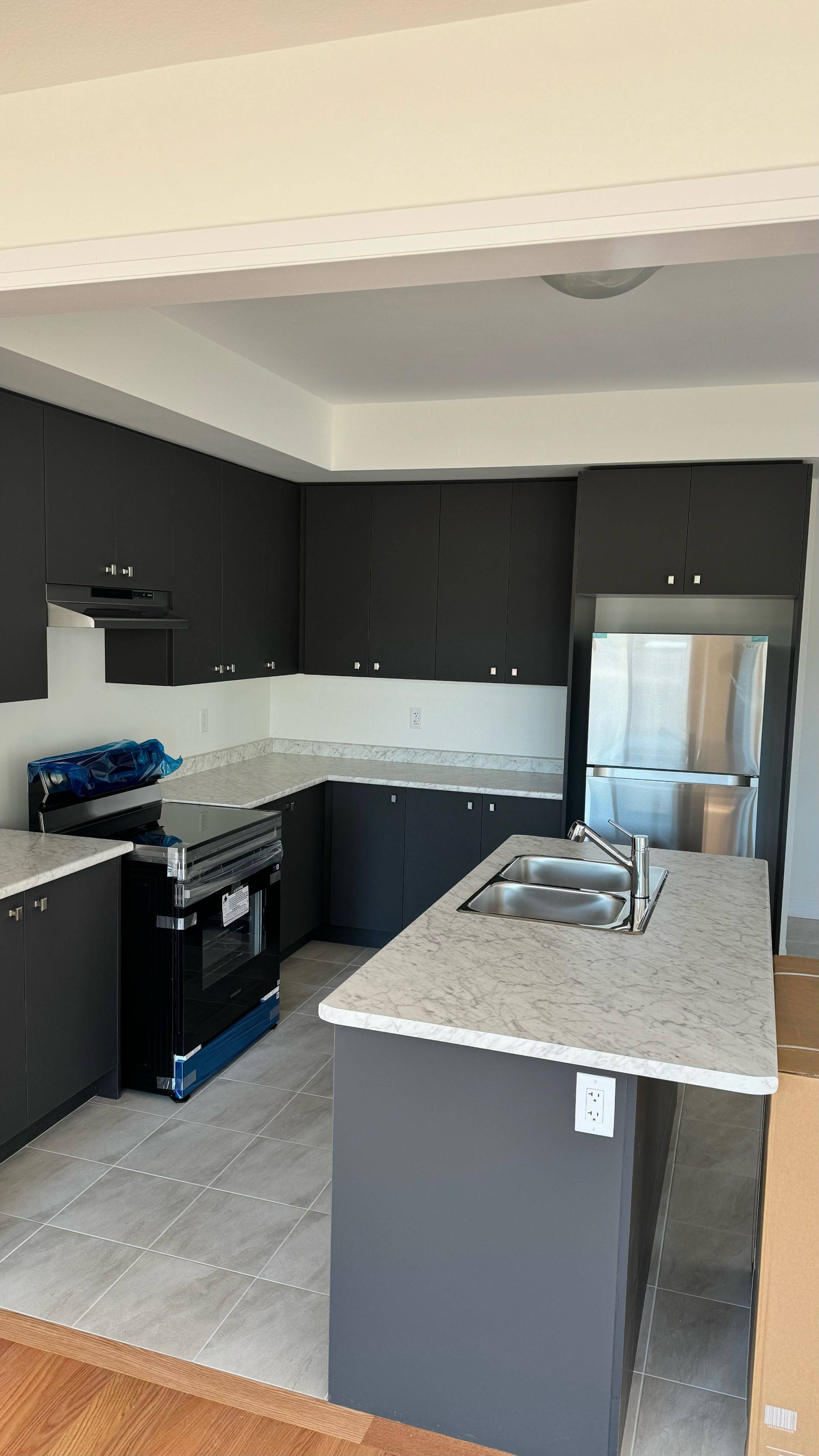 Welland, ON L3B 0P4,41 Canvas CRES