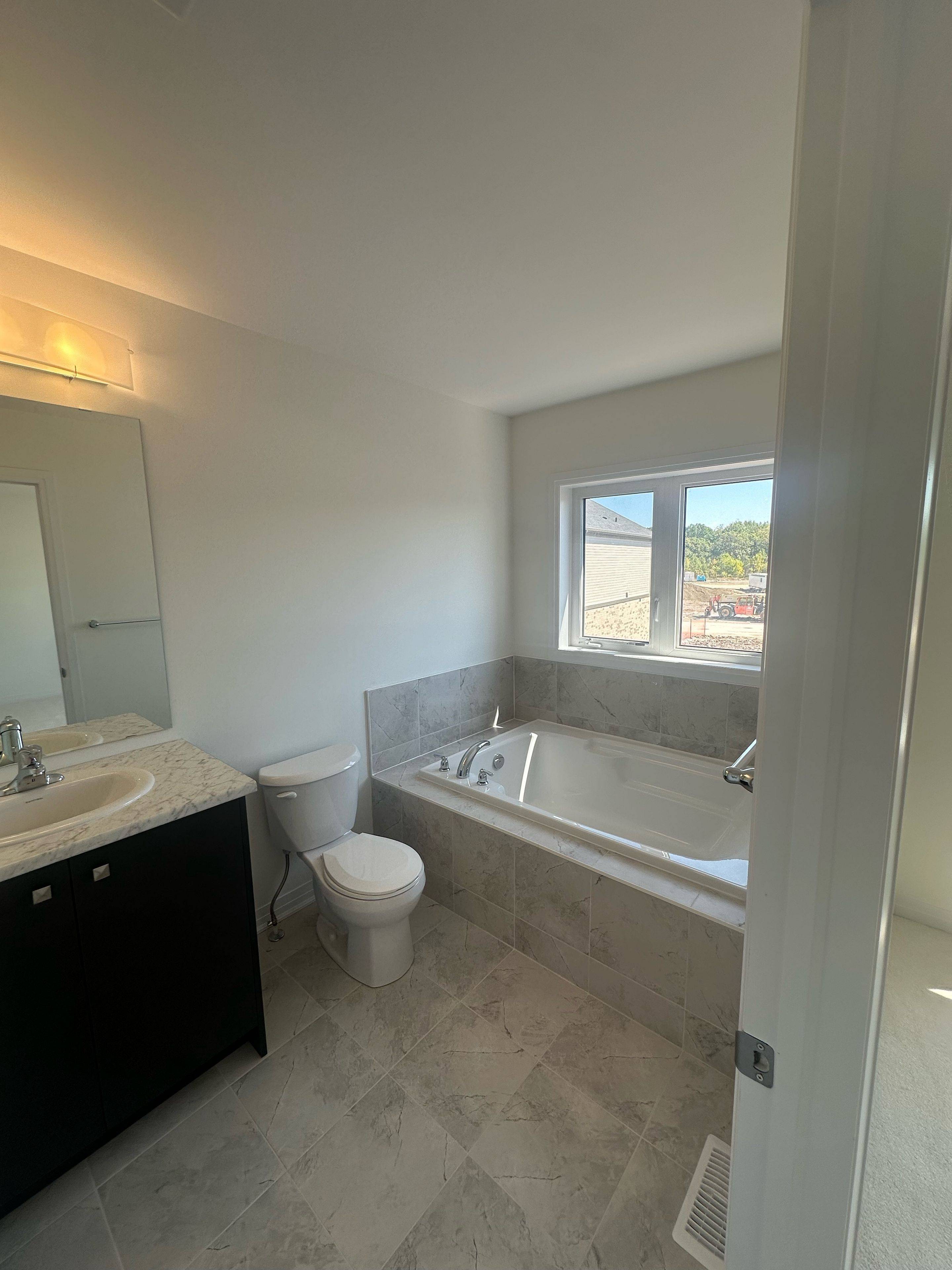 Welland, ON L3B 0P4,41 Canvas CRES