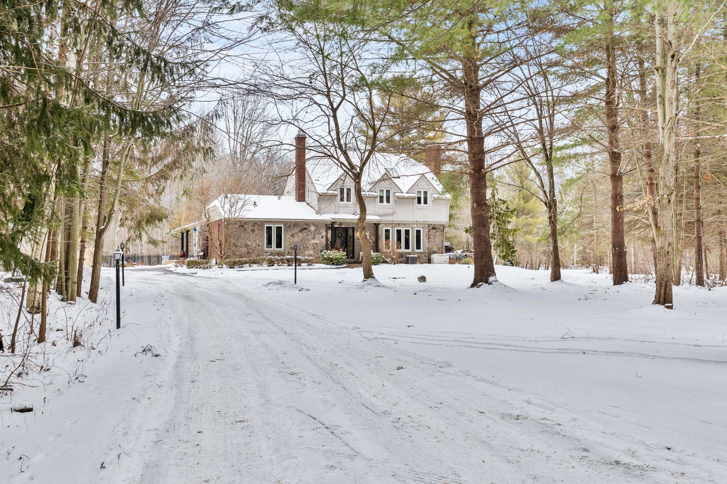 Pelham, ON L0S 1C0,625 BALFOUR ST