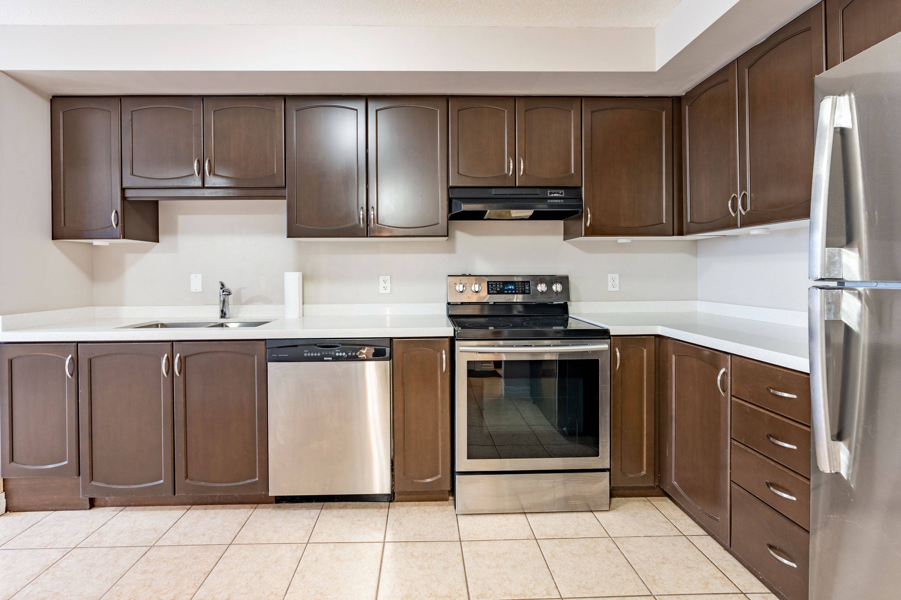 Guelph, ON N1K 0C6,904 Paisley RD #210