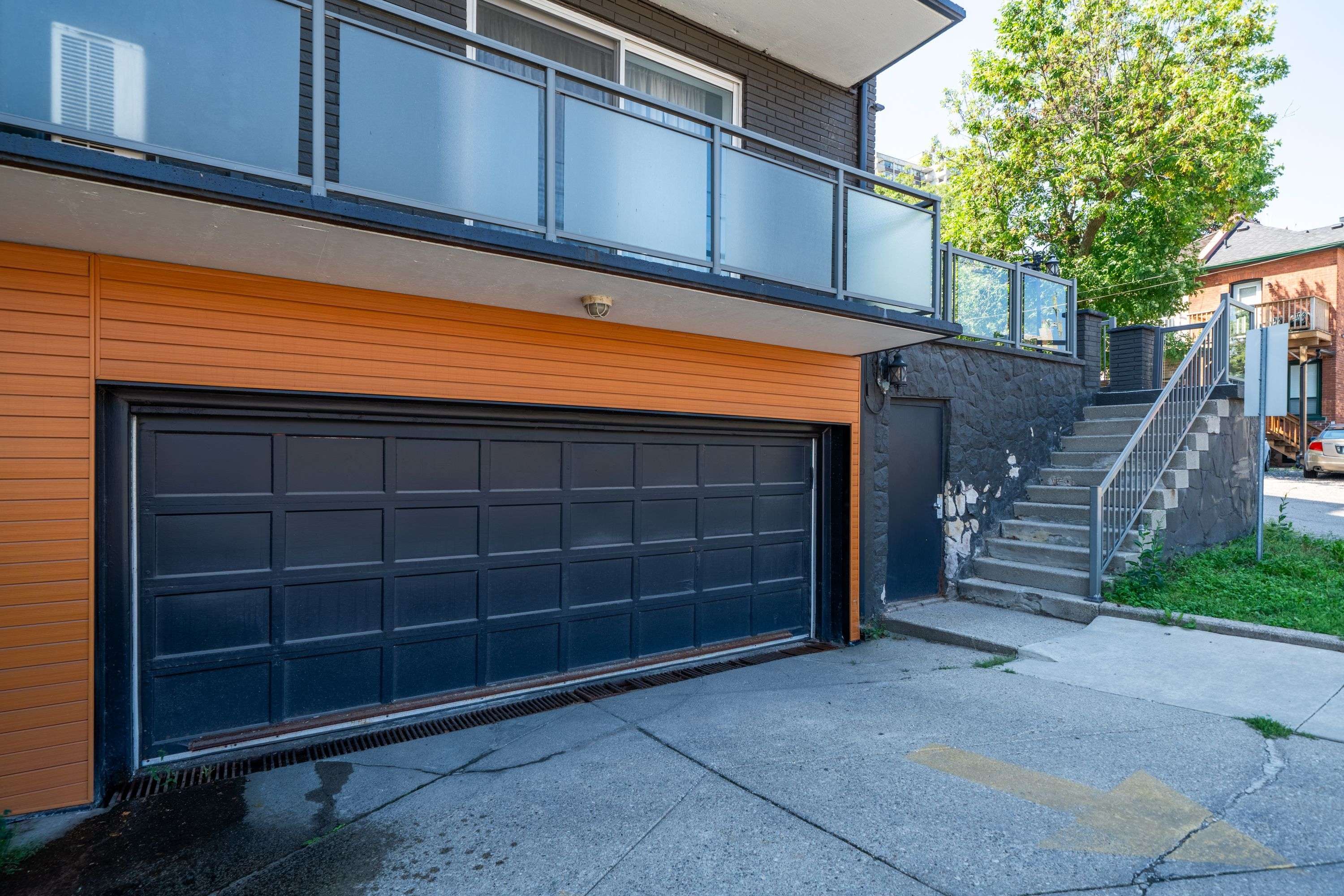 Hamilton, ON L8N 1Z1,200 Charlton AVE E #504