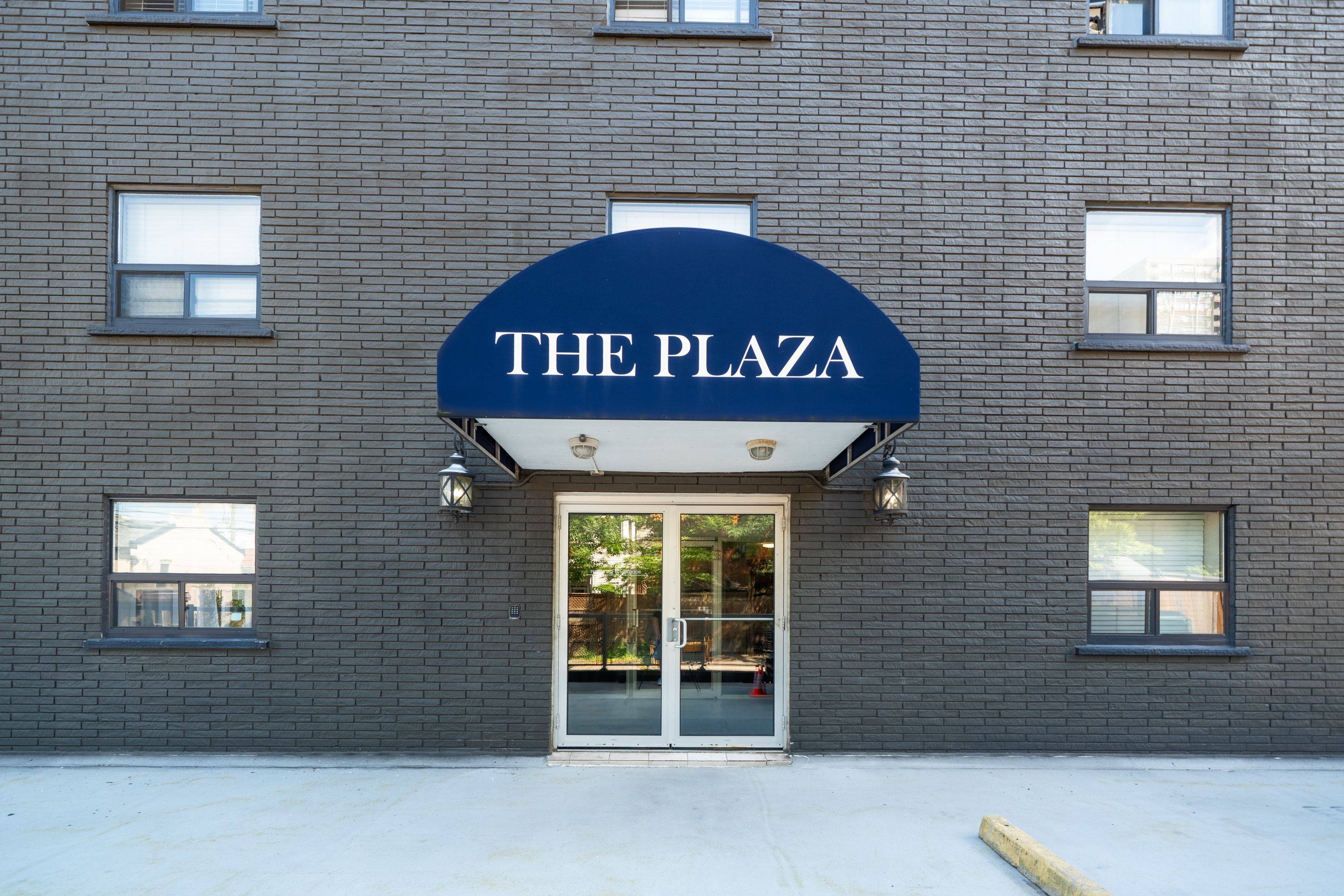 Hamilton, ON L8N 1Z1,200 Charlton AVE E #504