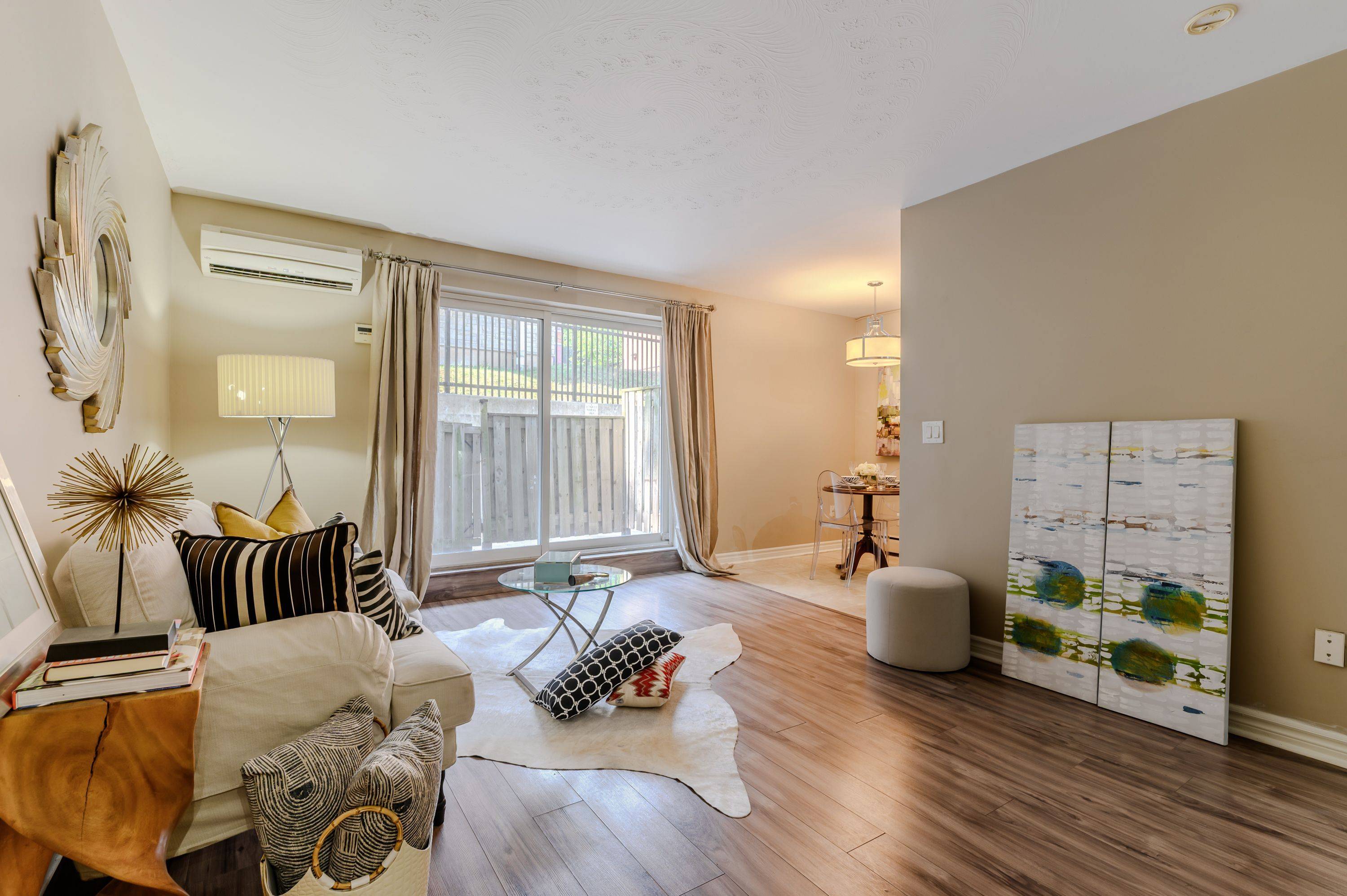 Hamilton, ON L8N 1Z1,200 Charlton AVE E #504