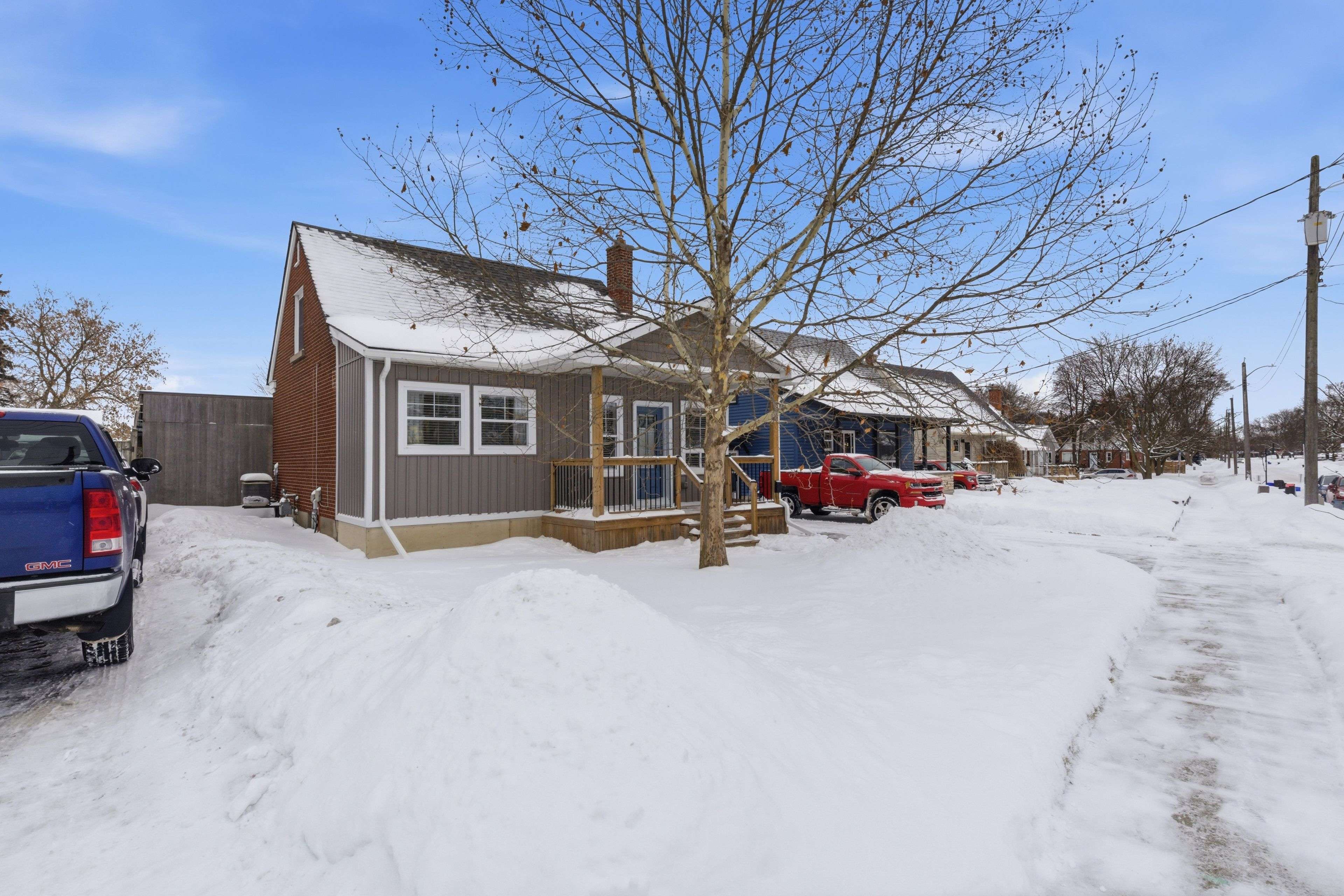 Kitchener, ON N2H 4W3,358 Clifton RD