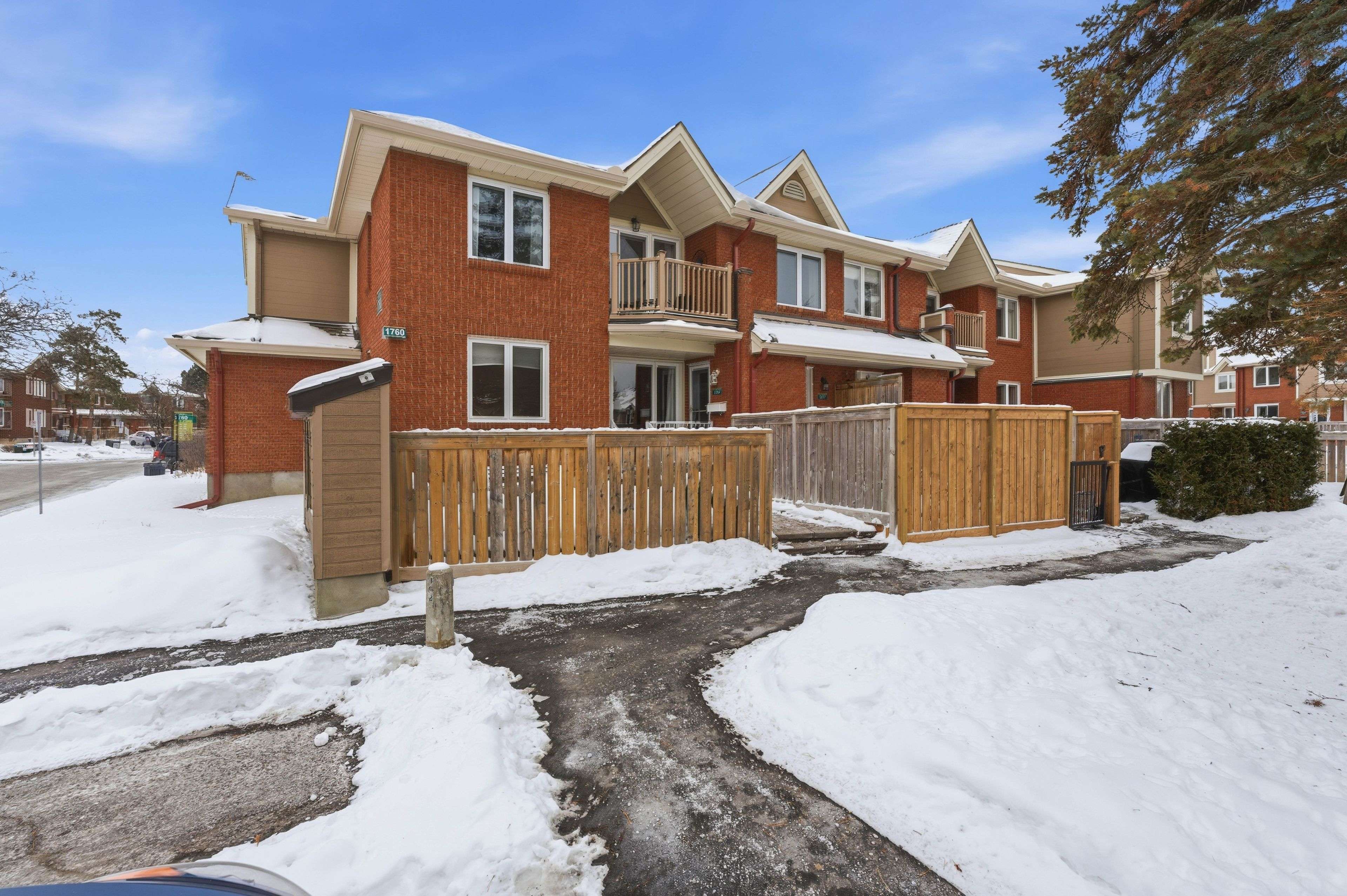 Orleans - Cumberland And Area, ON K4A 2H1,1760 Cabaret LN #106