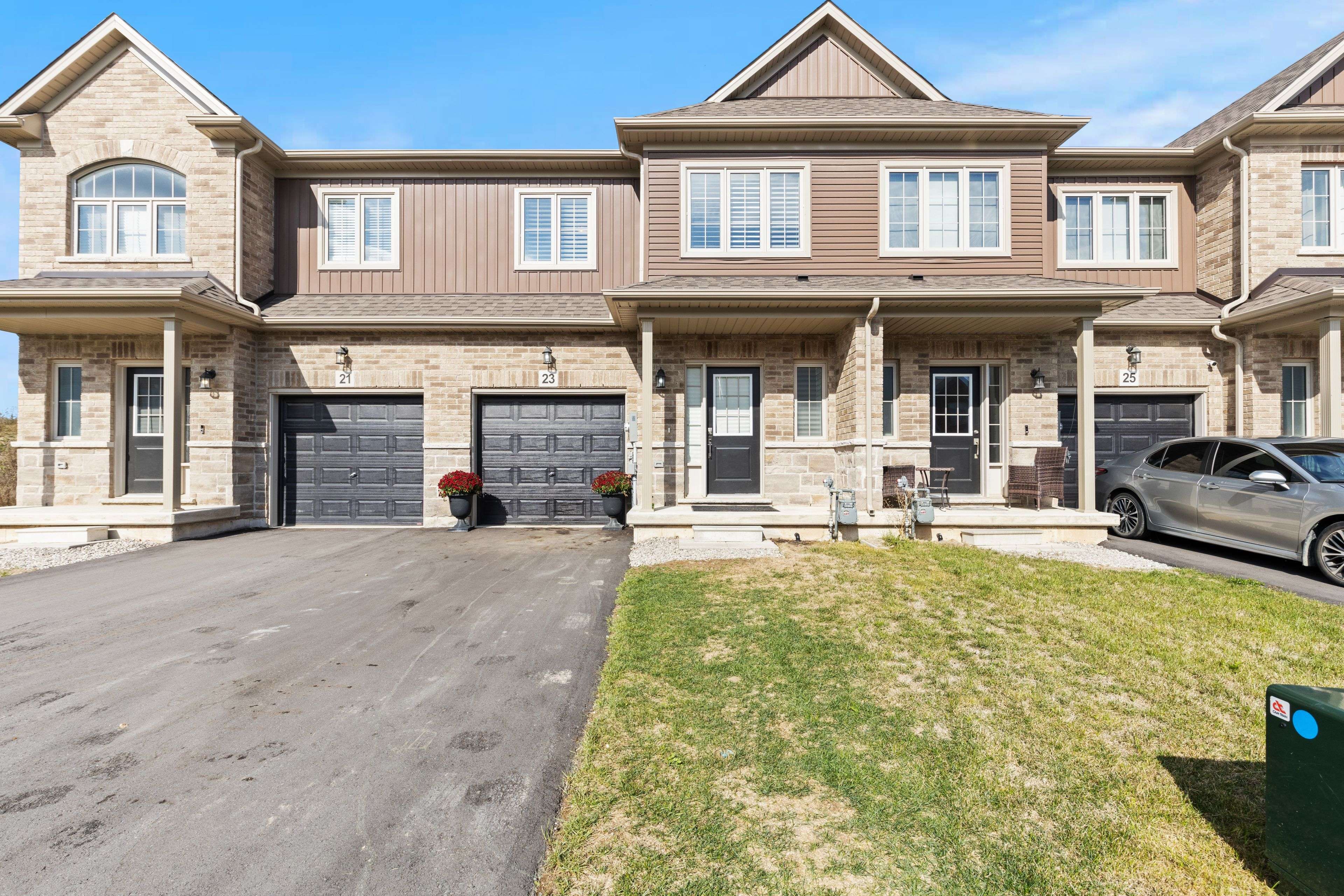 Hamilton, ON L0R 1C0,23 Zoe LN