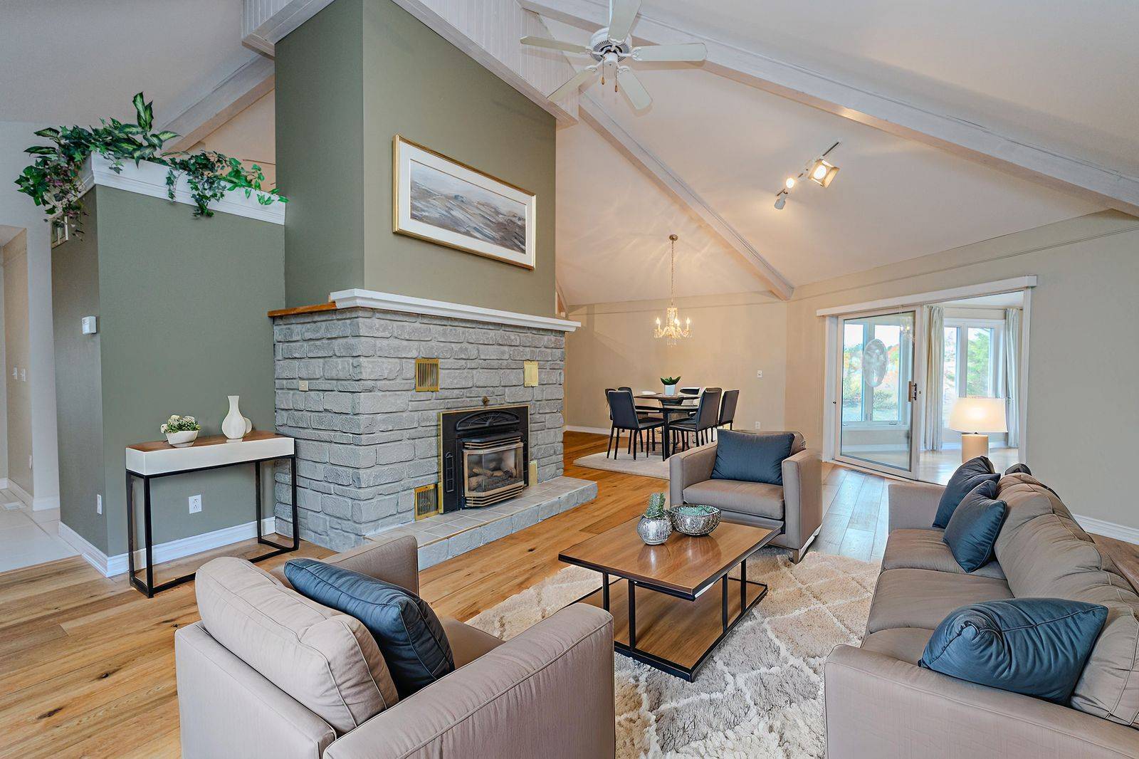 Georgian Bay, ON L0K 1S0,1564 Honey Harbour RD