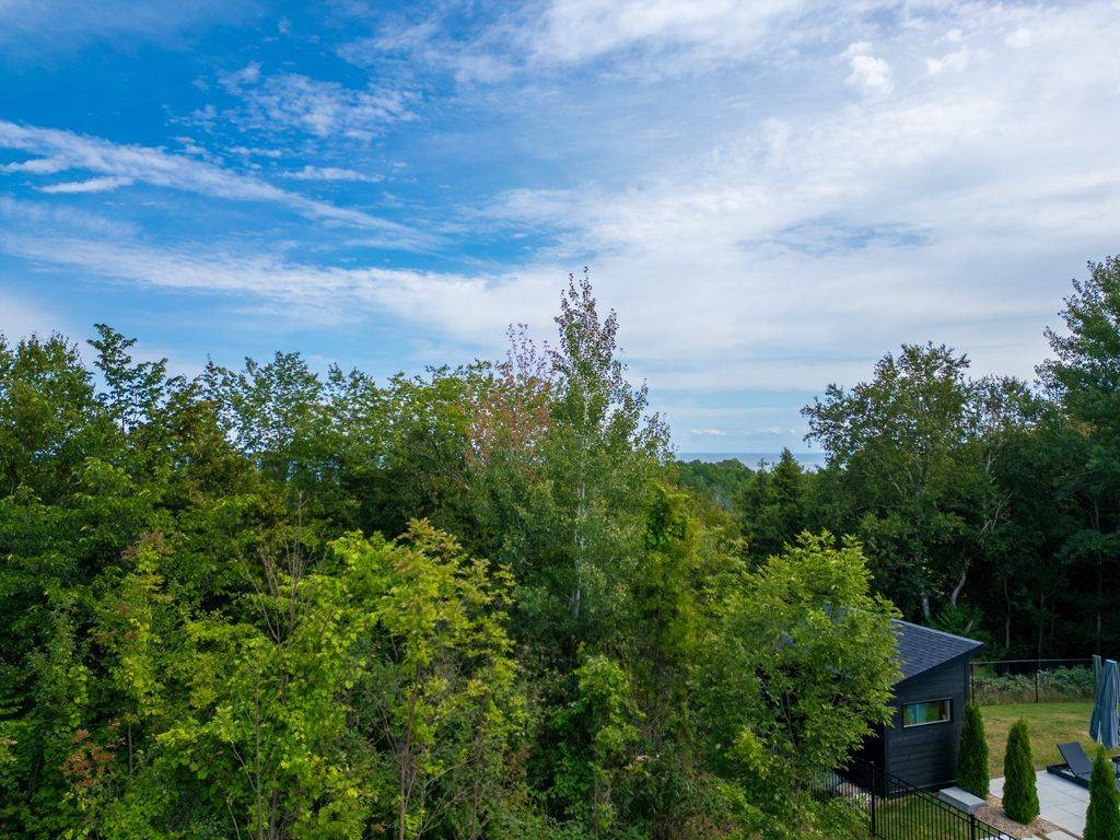 Blue Mountains, ON N0H 2P0,127 West Ridge DR