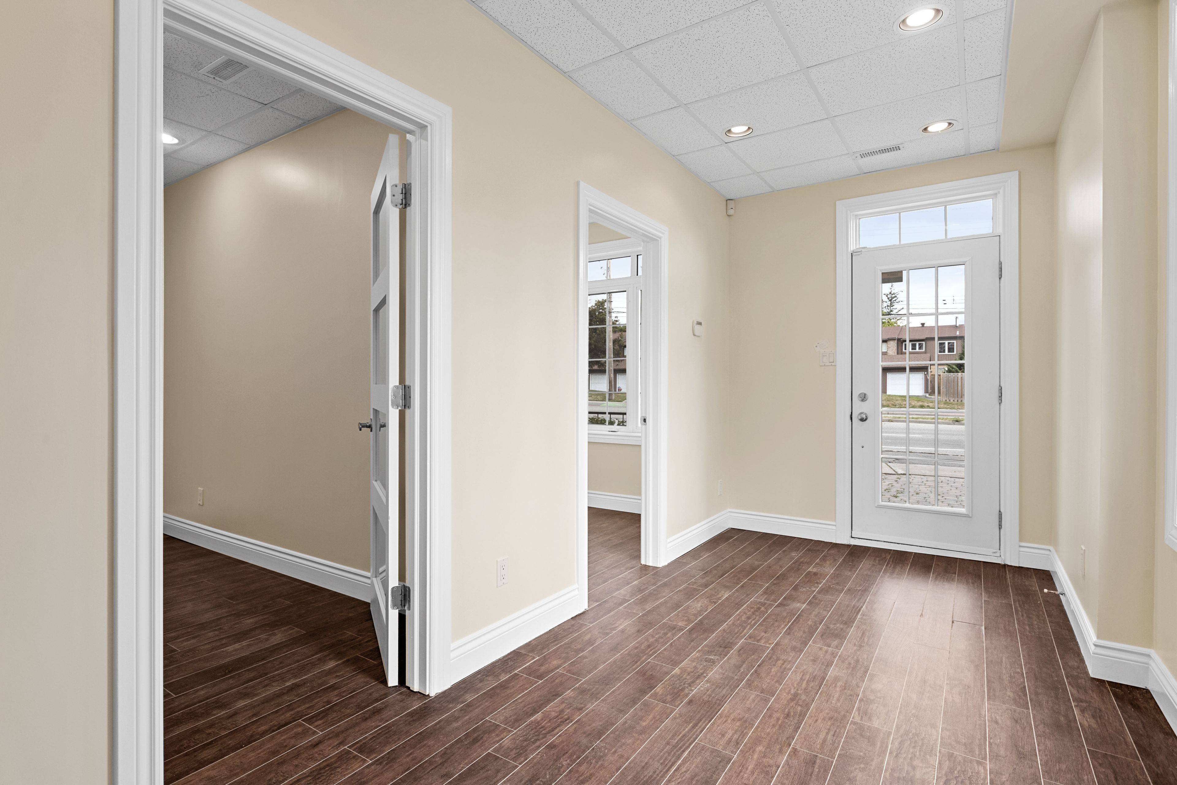 Beacon Hill North - South And Area, ON K1J 1K5,2122 Montreal RD #B