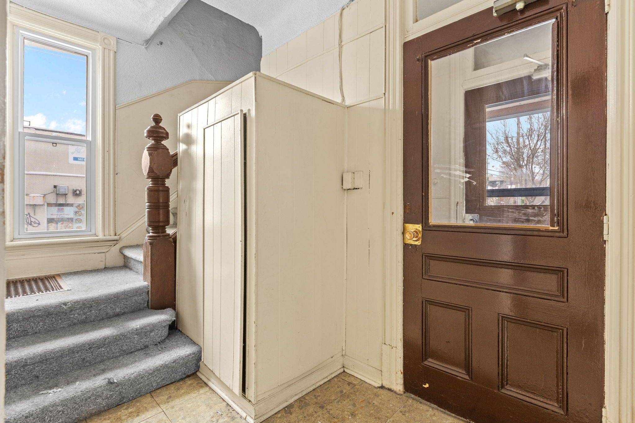 Ottawa Centre, ON K1R 5N8,498 Gladstone AVE