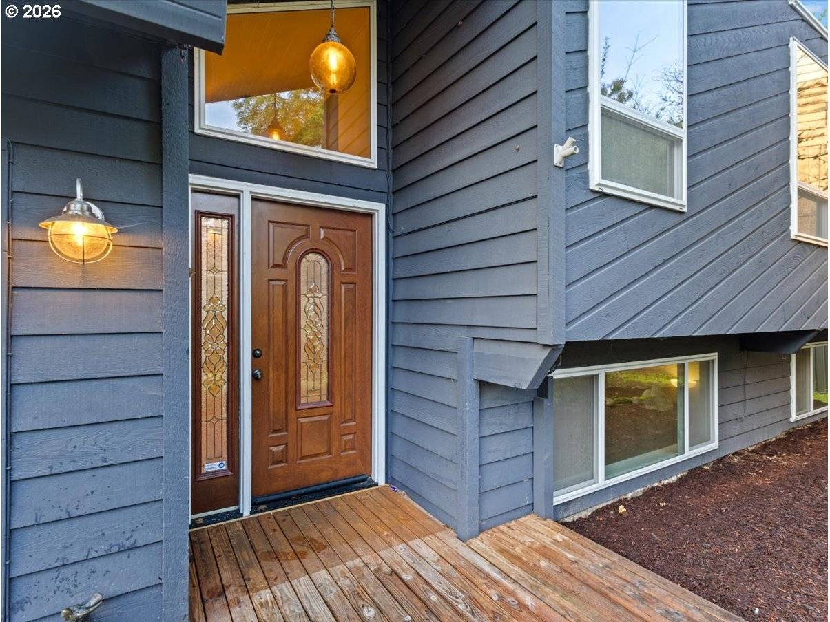 Gladstone, OR 97027,7005 DEBBIE CT