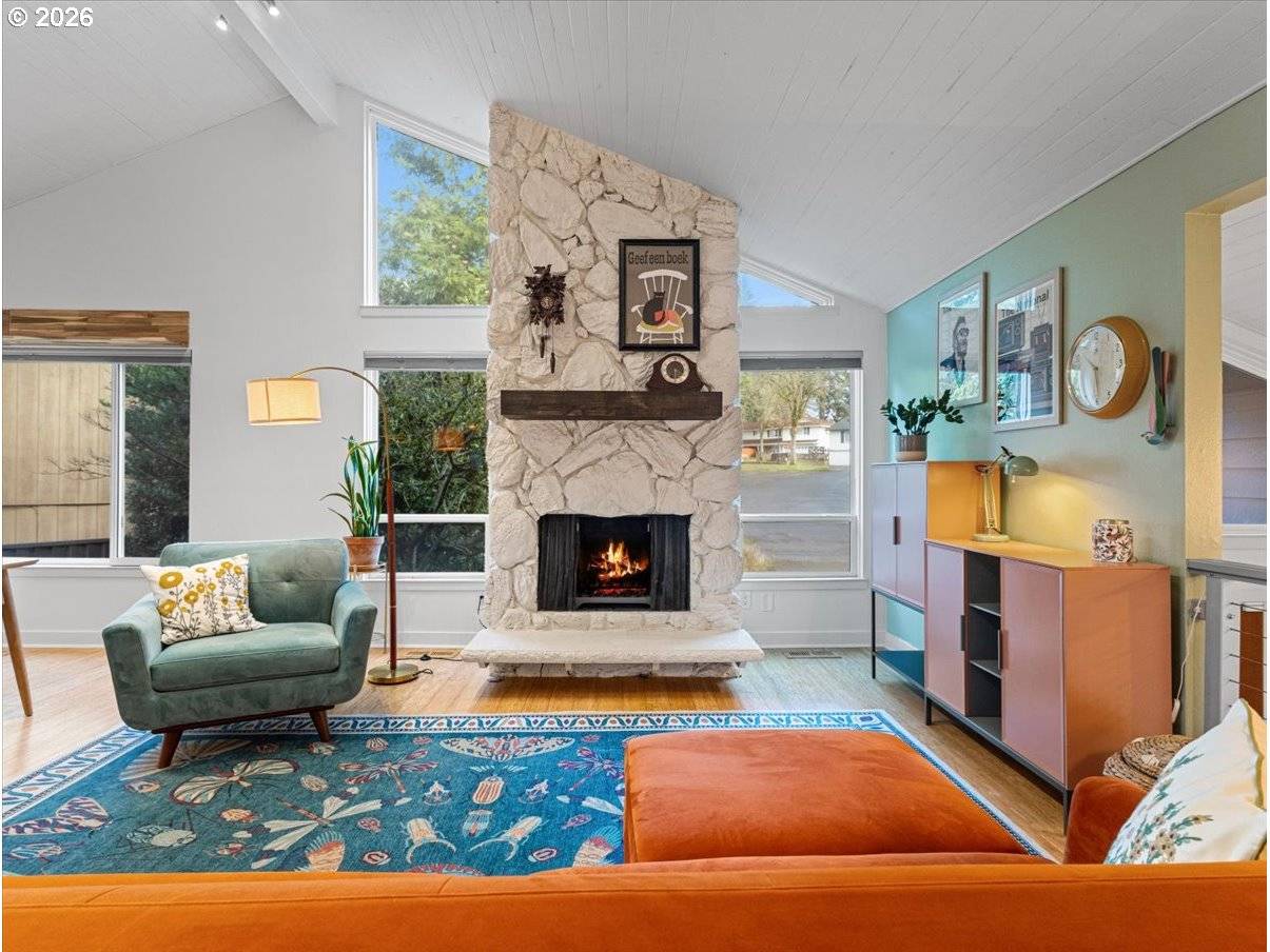 Gladstone, OR 97027,7005 DEBBIE CT