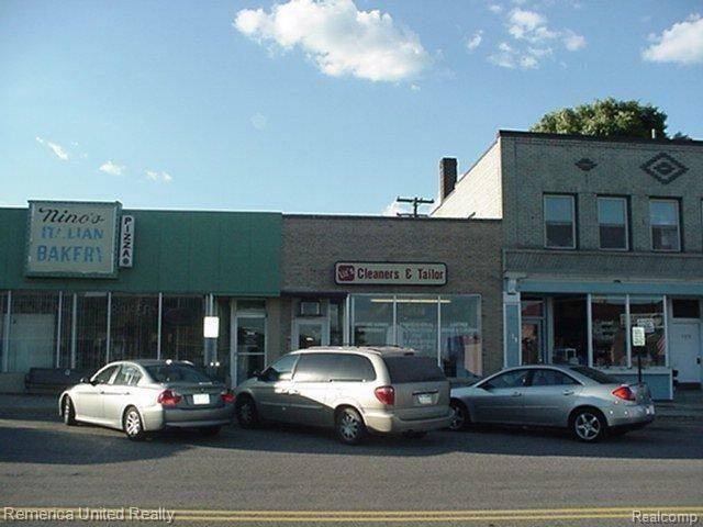 Walled Lake, MI 48390,121 E WALLED LAKE DR