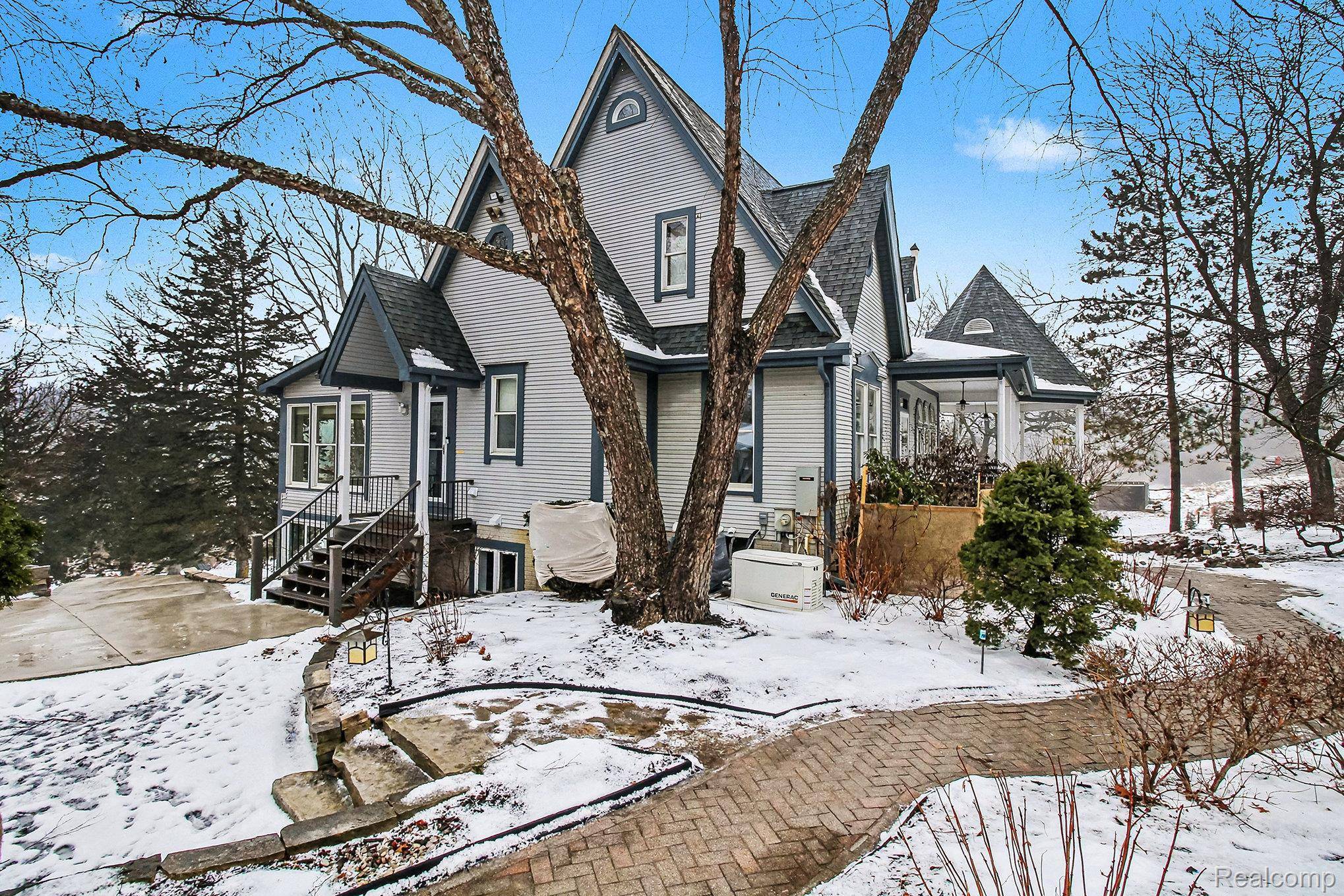 Howell, MI 48855,9955 Wiggins RD