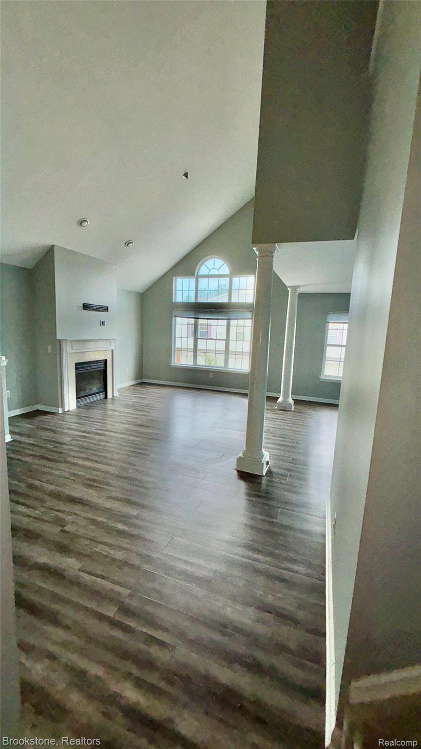 Ypsilanti, MI 48111,5934 E Island DR #32