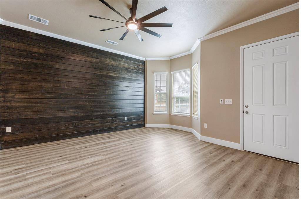 Bonham, TX 75418,413 Henderson Street