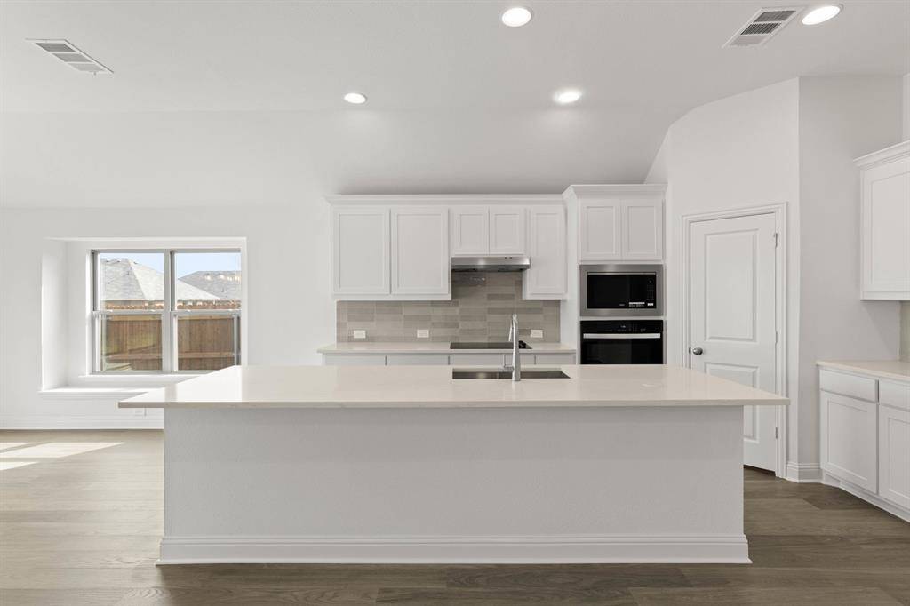 Grandview, TX 76050,148 Trinity Street