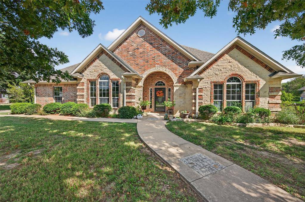 Lindsay, TX 76250,202 Hillside Lane