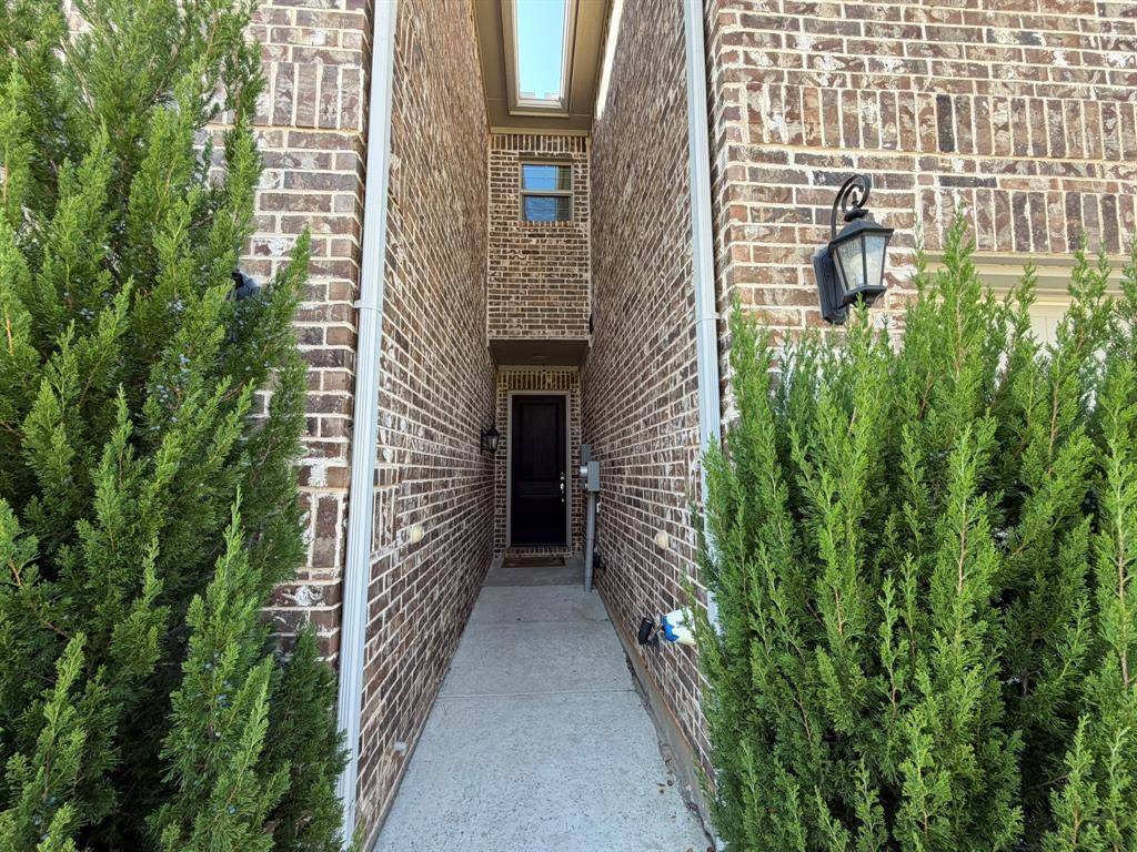 Lewisville, TX 75077,624 Hutchinson Lane