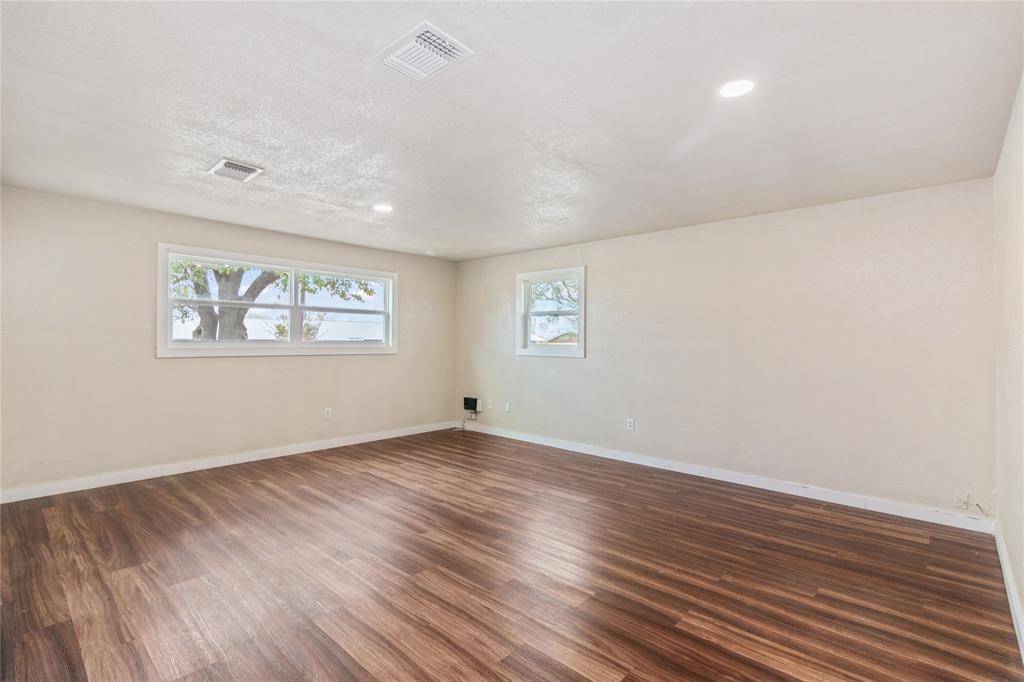 Coleman, TX 76834,212 E 2nd Street