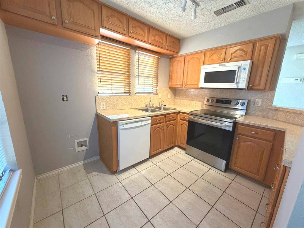 Irving, TX 75063,400 Santa Fe Trail #24