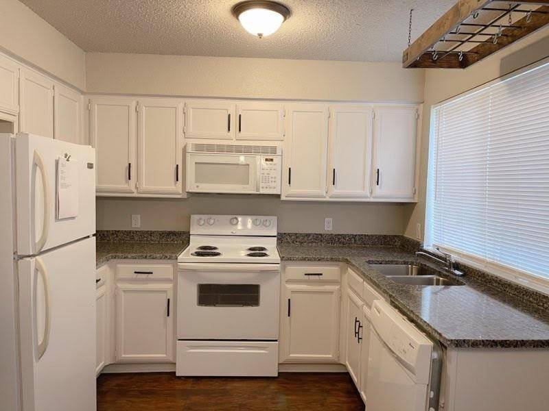 Grapevine, TX 76051,101 Wildwood Court #C