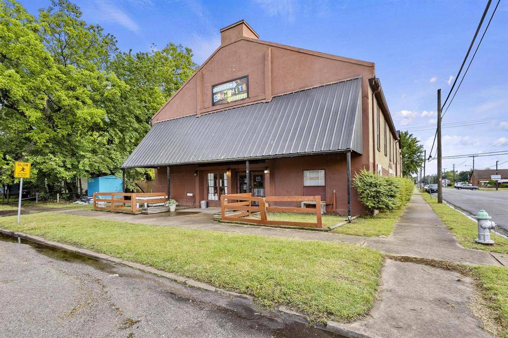 Denison, TX 75020,530 W Owings Street