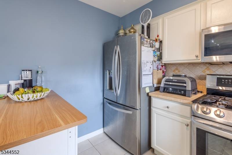 Newark City, NJ 07105,19 Val Sumo Ln