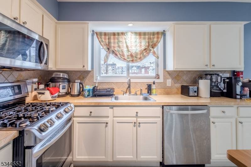 Newark City, NJ 07105,19 Val Sumo Ln