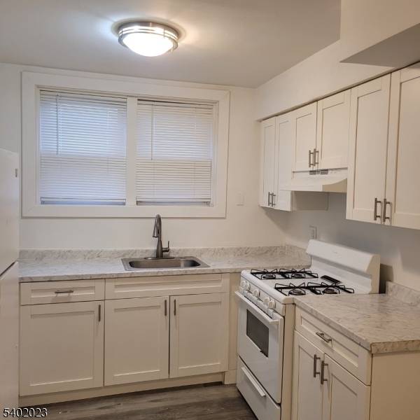 Elizabeth City, NJ 07202,626 Clarkson Ave #2