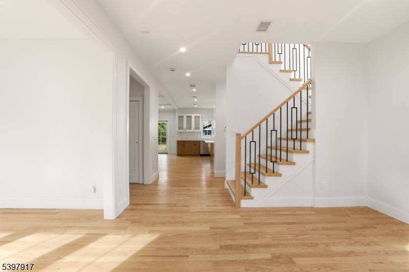 Clark Twp., NJ 07066,29 Alice Ln