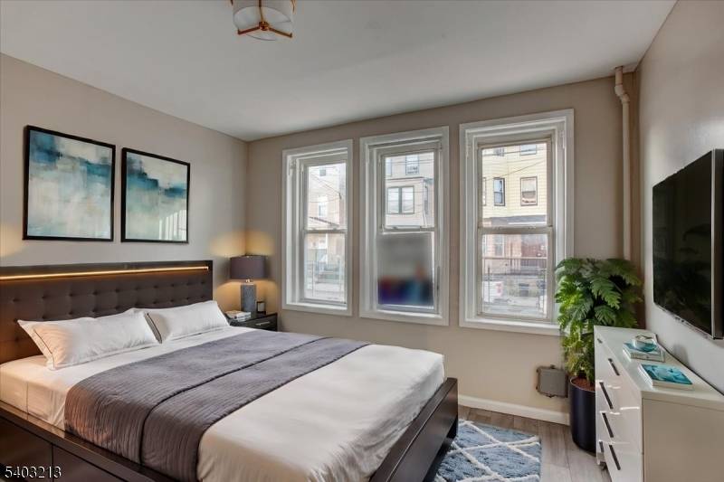 Newark City, NJ 07107,70 S 9Th St