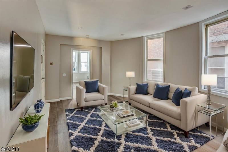 Newark City, NJ 07107,70 S 9Th St