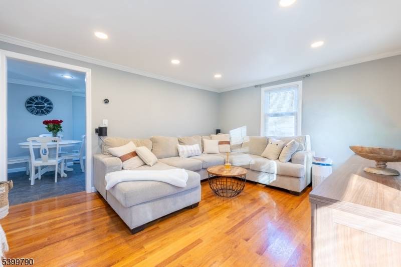 Dover Town, NJ 07801,49 Kearney St