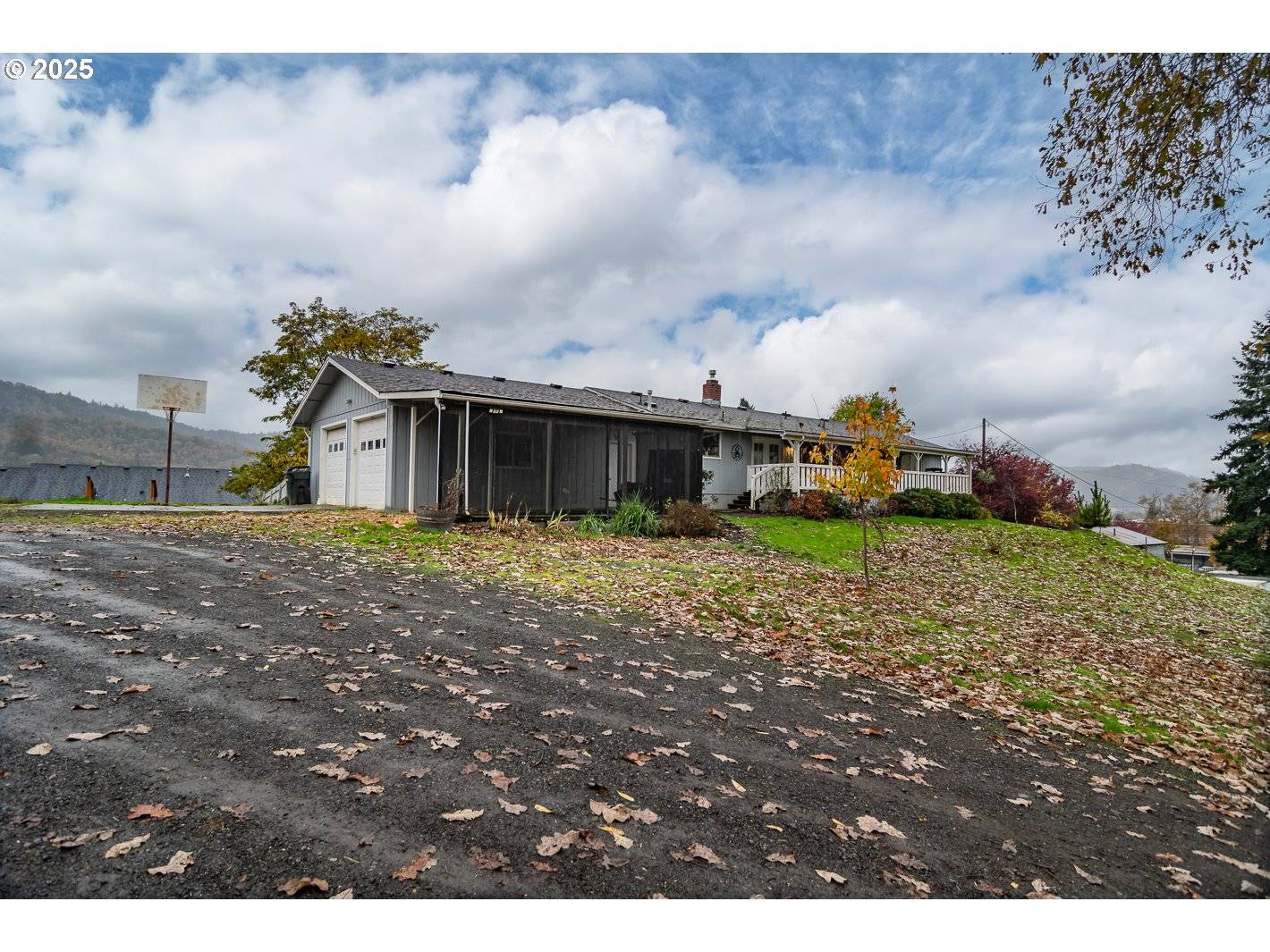 Roseburg, OR 97470,207 NE SPENCER CT